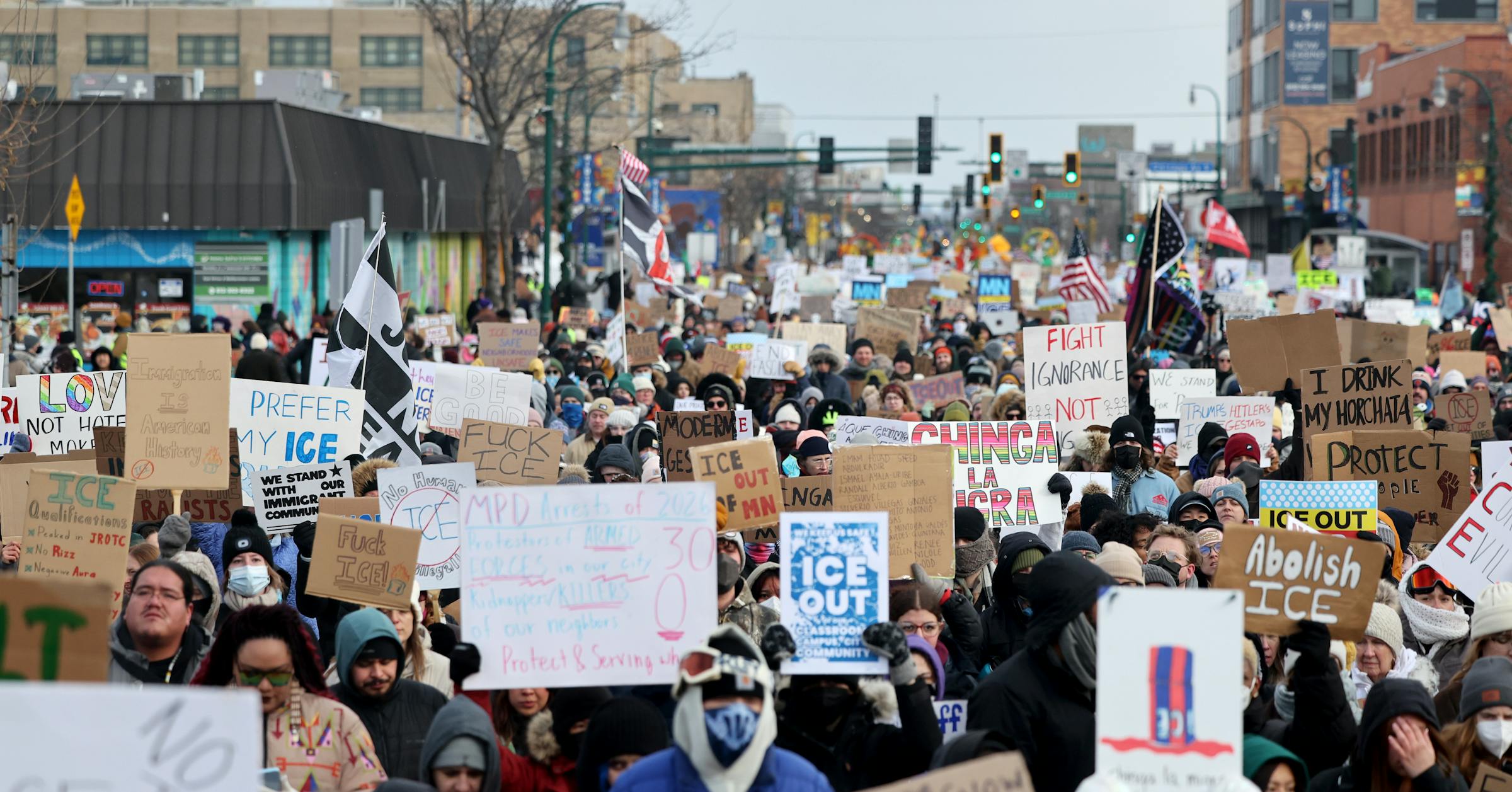 Die Präsenz der Einwanderungsbehörde ICE nimmt zu, während Minneapolis mit ...