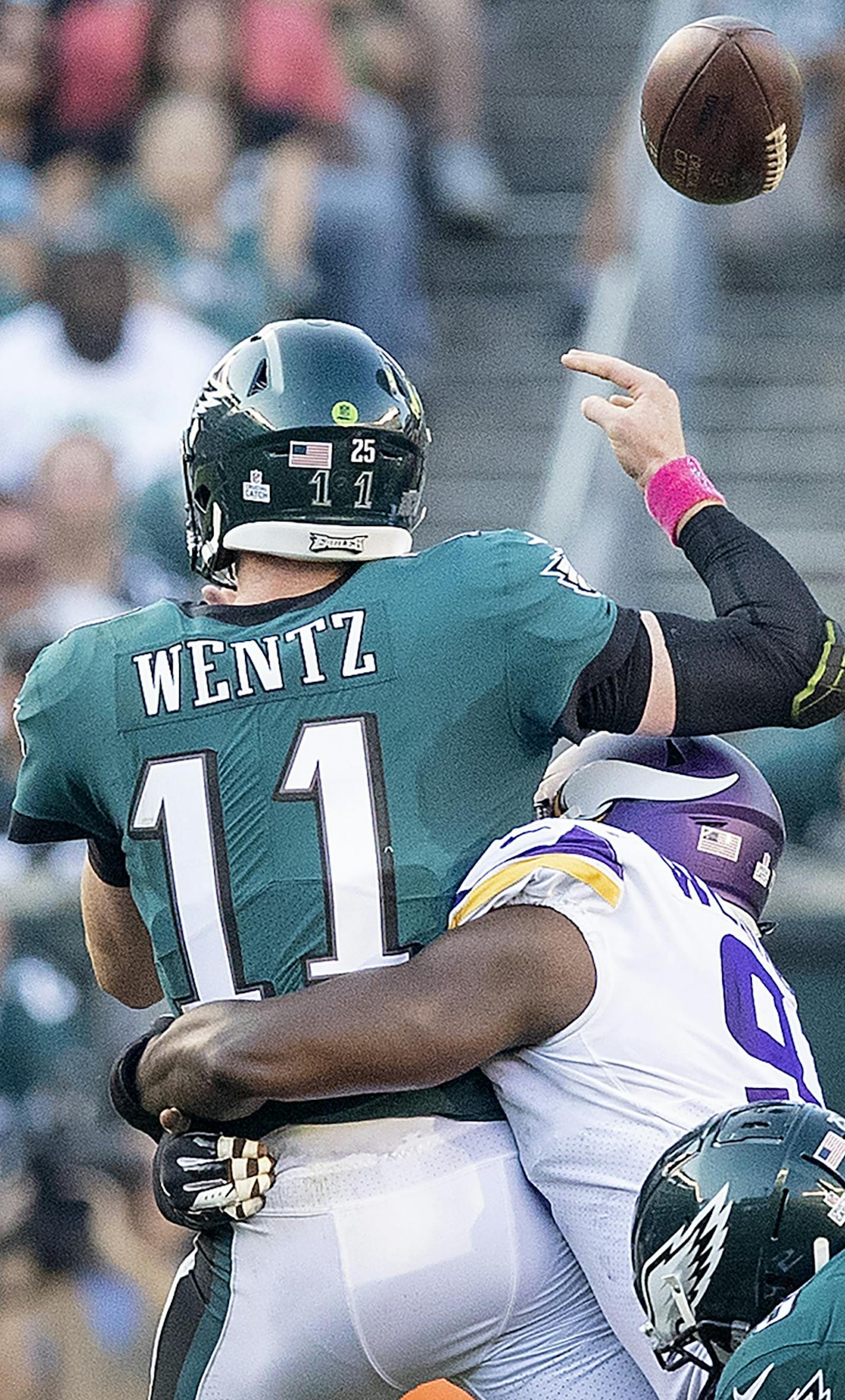 Stephen Weatherly caused Carson Wentz (11) to fumble. Linval Joseph (98) returned a fumble 64-yards for a touchdown in the second quarter. ] CARLOS GONZALEZ &#xef; cgonzalez@startribune.com &#xf1; October 7, 2018, Philadelphia, PA, Lincoln Financial Field, NFL, Minnesota Vikings vs. Philadelphia Eagles