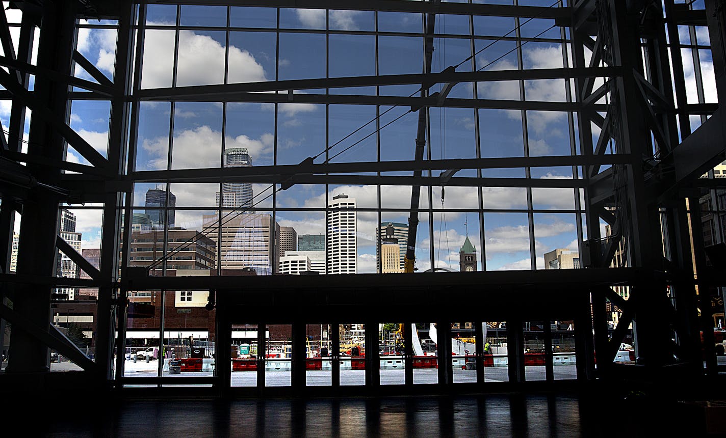 The downtown Minneapolis skyline is visible from various locations inside US Bank Stadium.] JIM GEHRZ&#xef;james.gehrz@startribune.com (JIM GEHRZ/STAR TRIBUNE) / June 28, 2016/ 10:00 AM , Minneapolis, MN - BACKGROUND INFORMATION: Pix for special section for the opening of the new US Bank Stadium. You will be shooting photos for the special tab section. LEAVE FROM THE OFFICE AT 9:30 -- YOU'LL BE WALKING OVER WITH JENNI AND MARK V. These are photos that we need shot while you are over there: Glamo