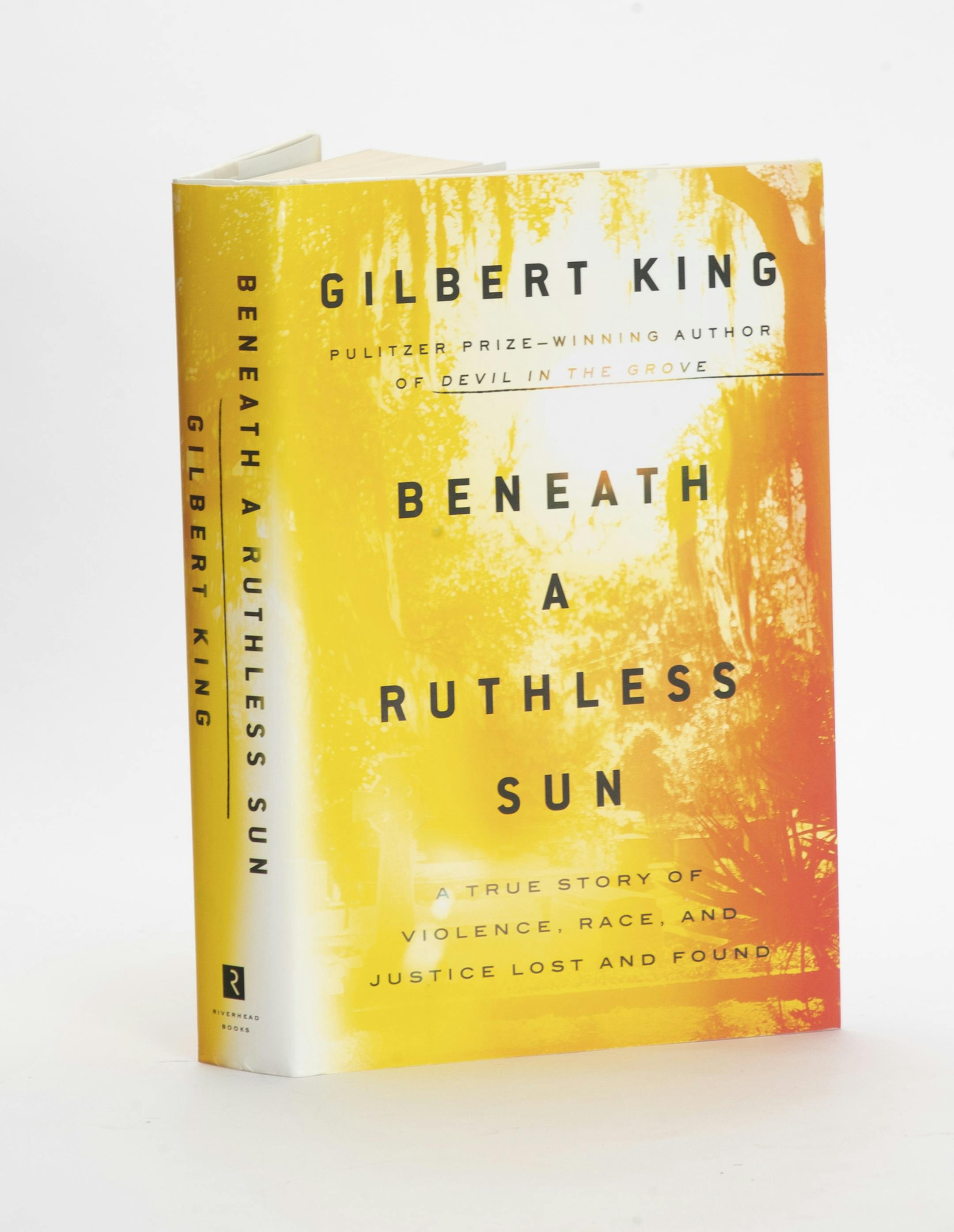 ] Minneapolis, MN ñ November 7, 2018, HOLIDAY BOOKS SECTION