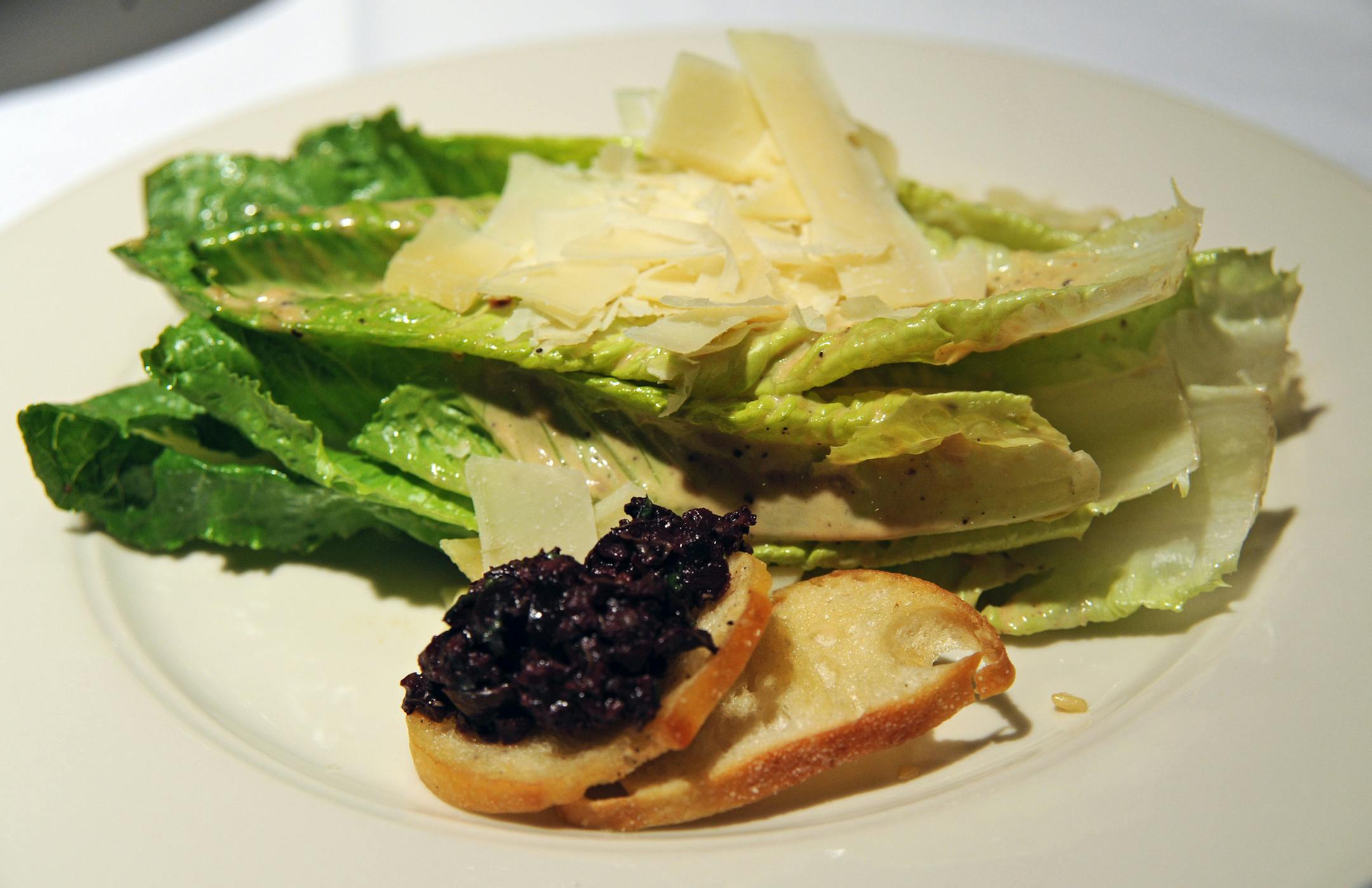 Napa Valley Grille Caesar salad] Richard.Sennott@startribune.com Richard Sennott/Star Tribune. , Bloomington Minn Friday 10/19/12) ** (cq)
