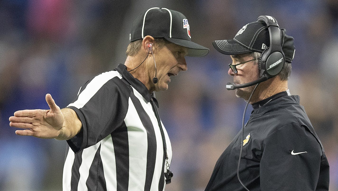 Minnesota Vikings head coach Mike Zimmer waited for 2nd quarter call at Ford Field.] Jerry Holt &#x2022; Jerry.holt@startribune.com The Detroit Lions hosted the Minnesota Vikings at Ford Field Sunday Oct. 20, 2019. Detroit, MI. Jerry Holt