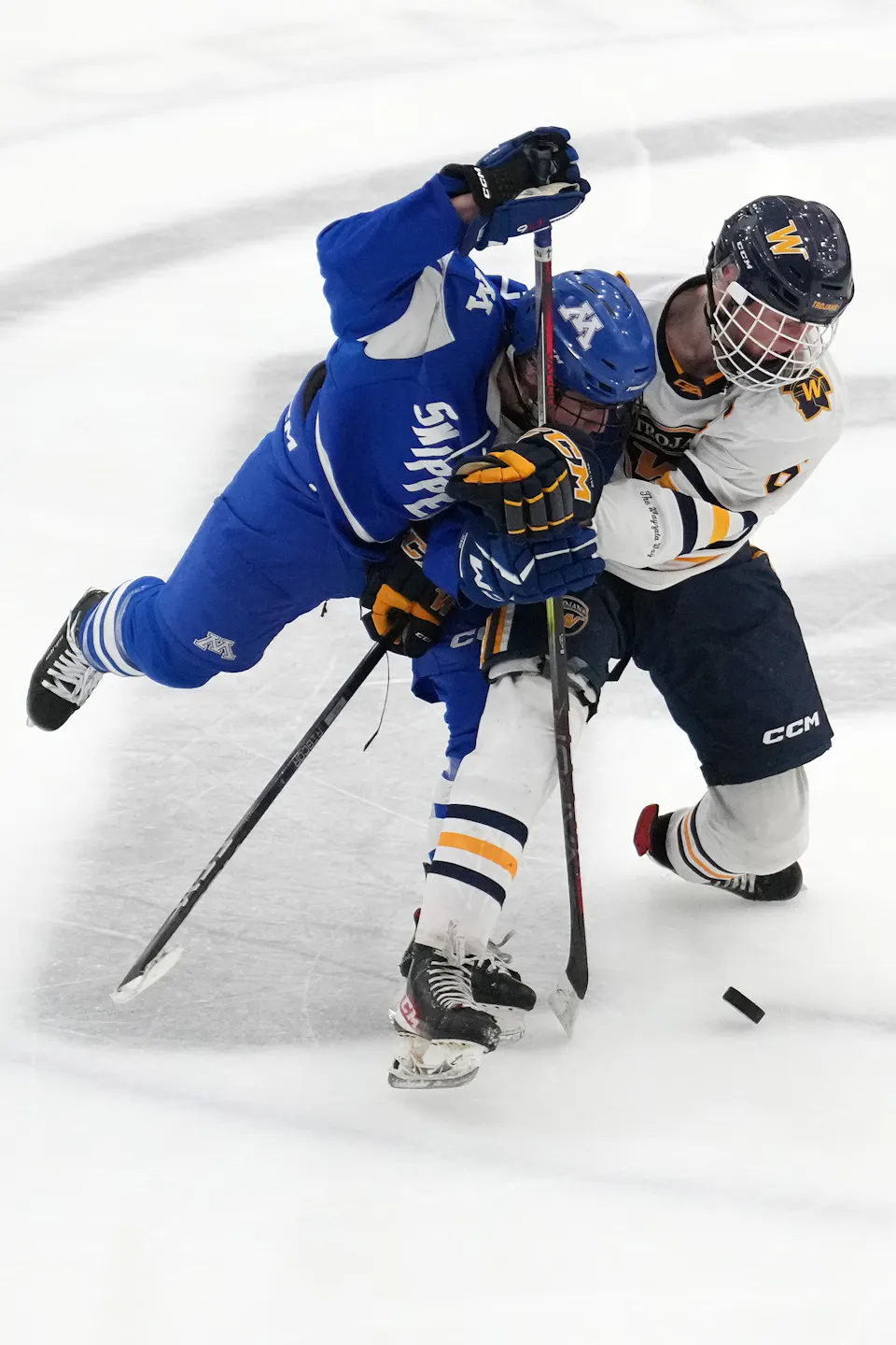 Sam Scheetz No. 1 Minnetonka, No. 2 Wayzata play to a draw in high school boys hockey