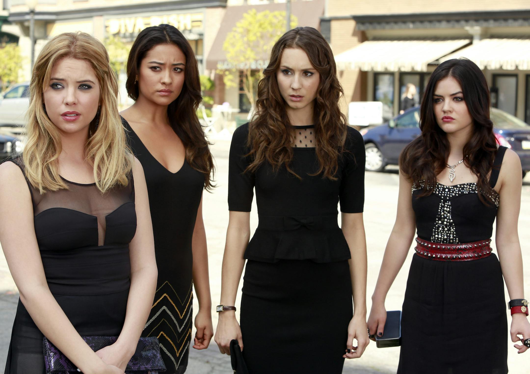 ASHLEY BENSON, SHAY MITCHELL, TROIAN BELLISARIO, LUCY HALE In the season four premiere of "Pretty Little Liars." (ABC FAMILY/Ron Tom) ORG XMIT: 165998475