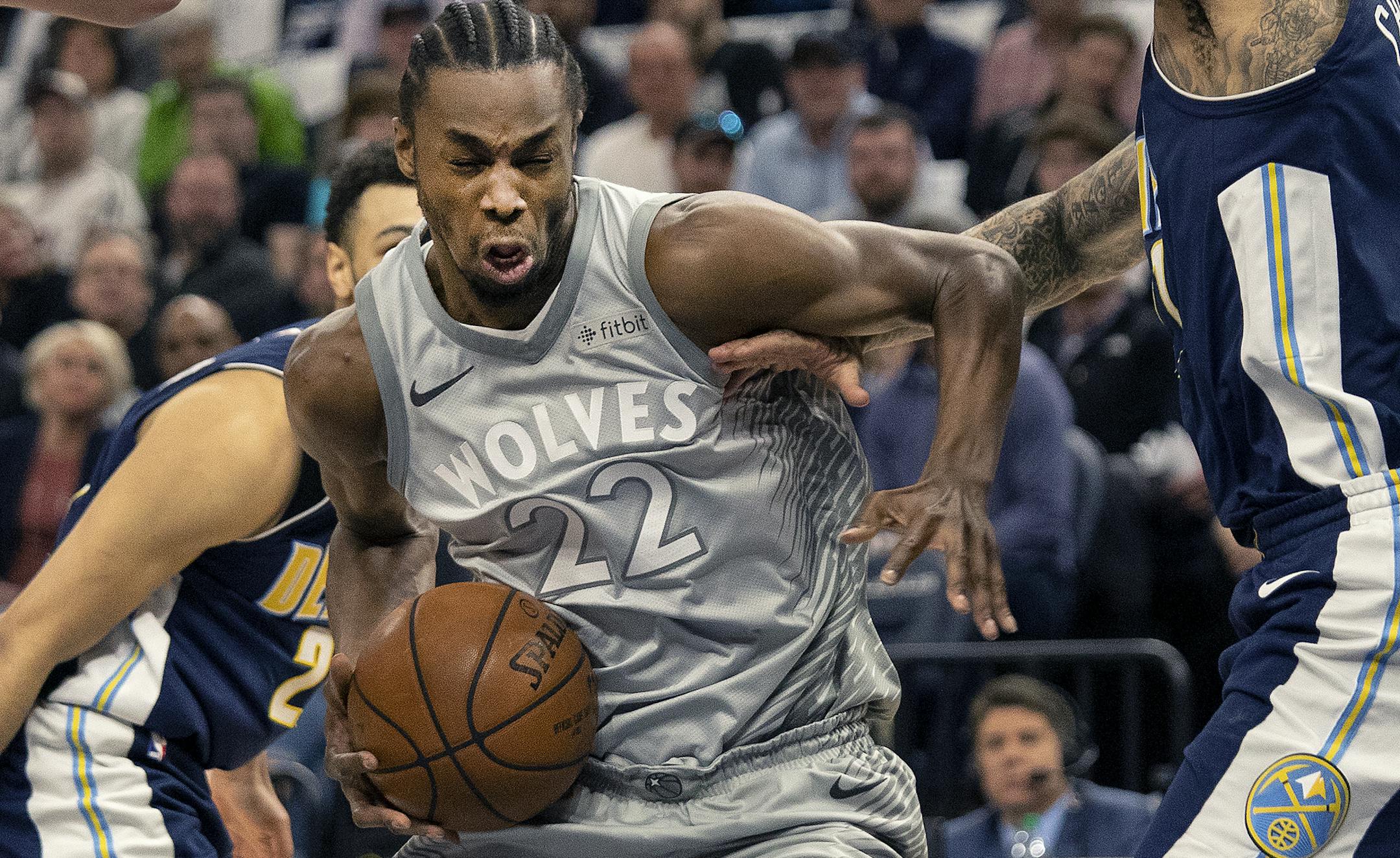 Minnesota Timberwolves Andrew Wiggins (22) drove to the basket in the first quarter.
