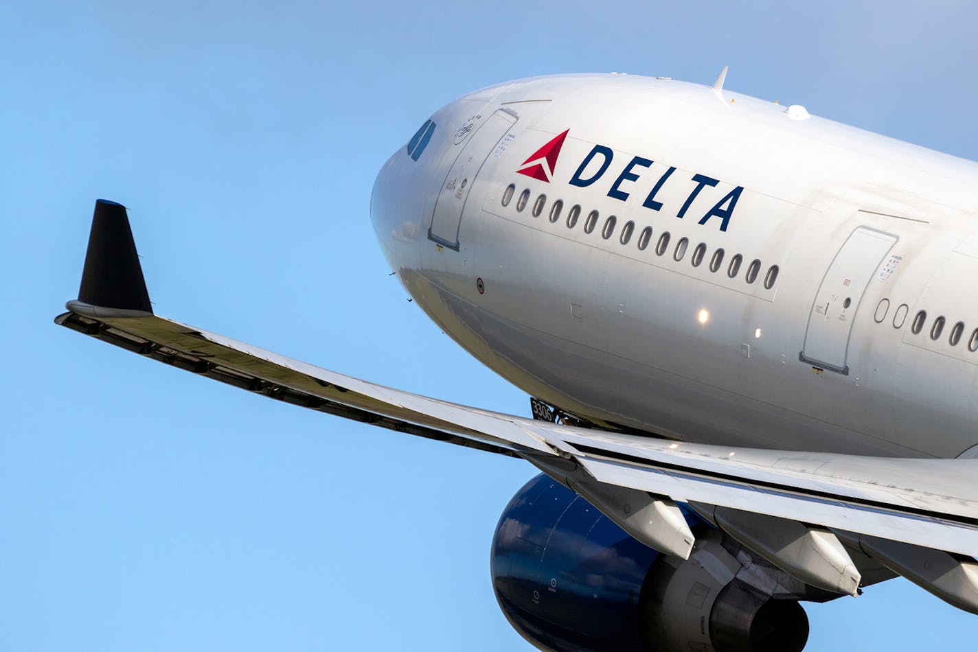 Delta Air Lines will resume long-haul international flights at Minneapolis-St. Paul International Airport next month, with four roundtrips a week to Amsterdam.