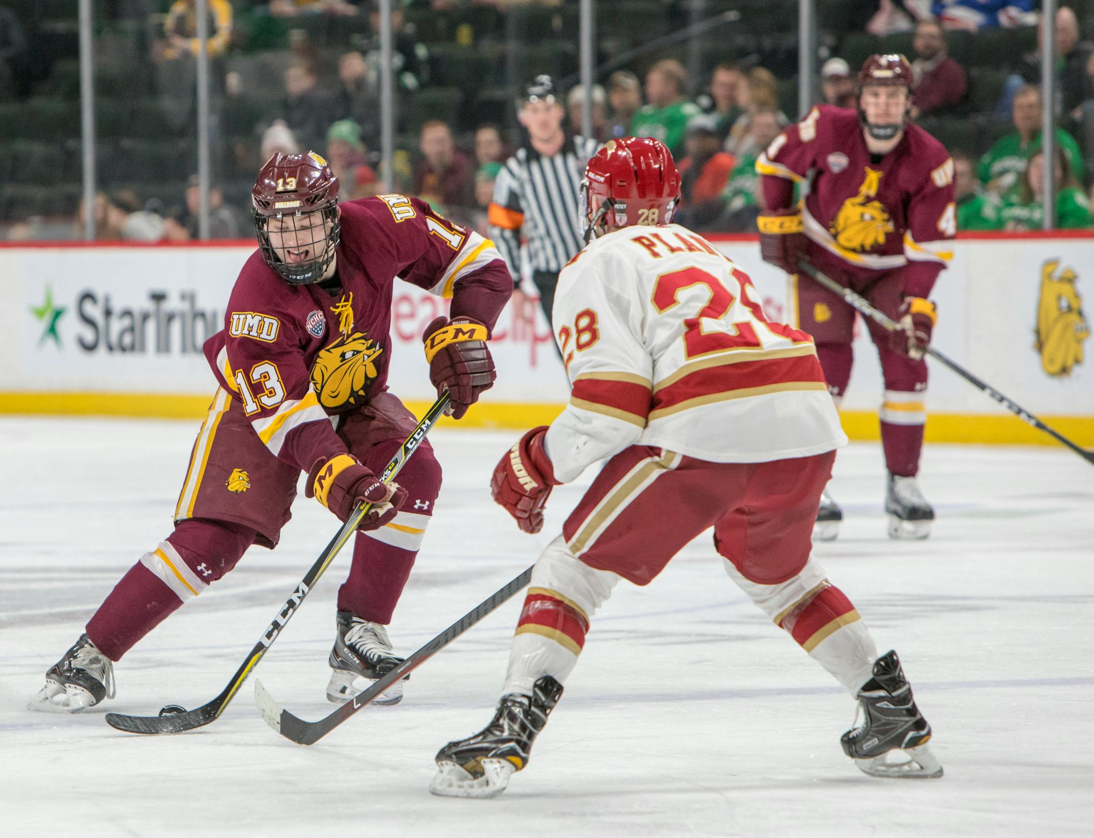 Minnesota Duluth forward Joey Anderson (13)