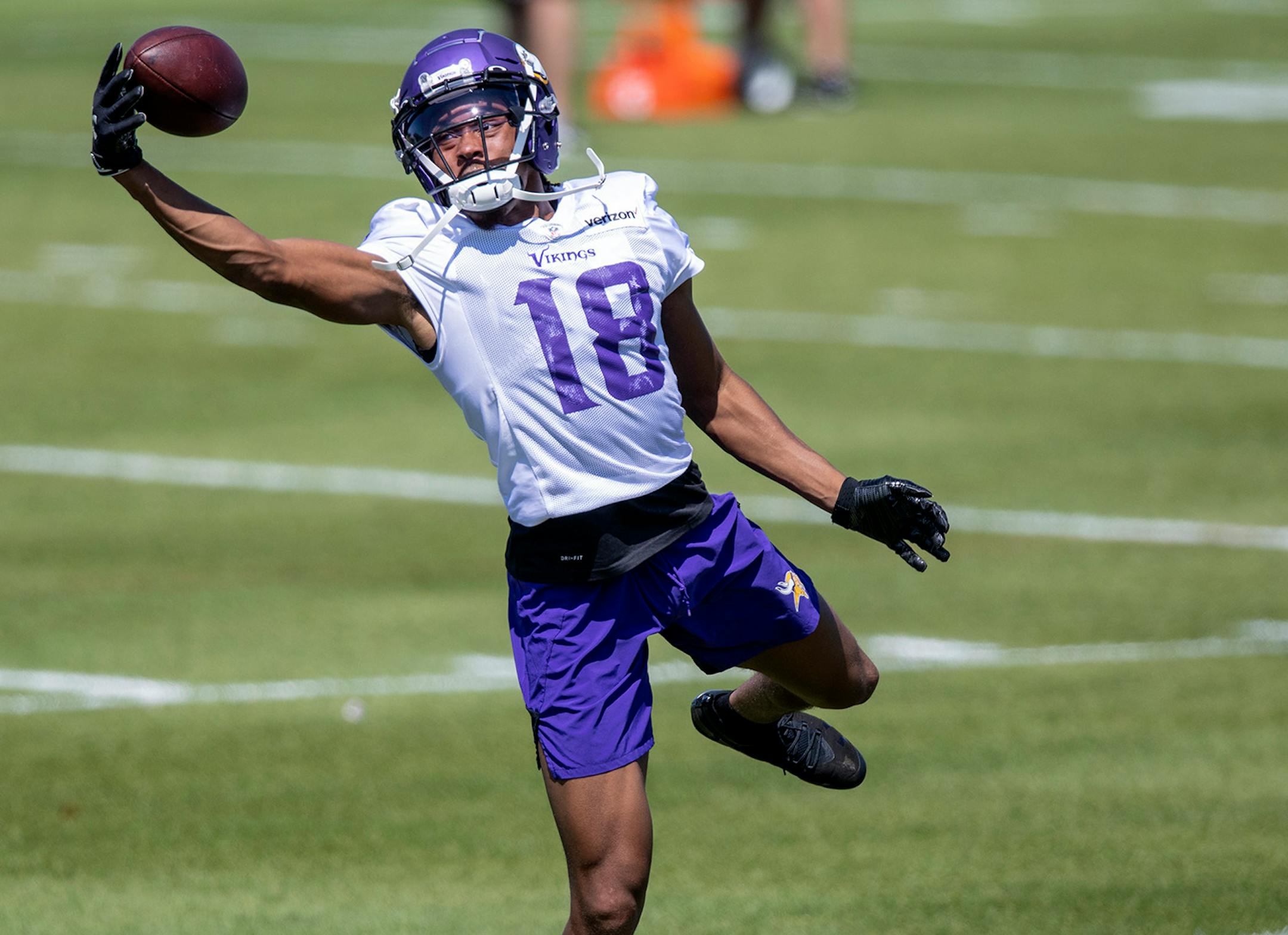 Minnesota Vikings rookie receiver Justin Jefferson (18).