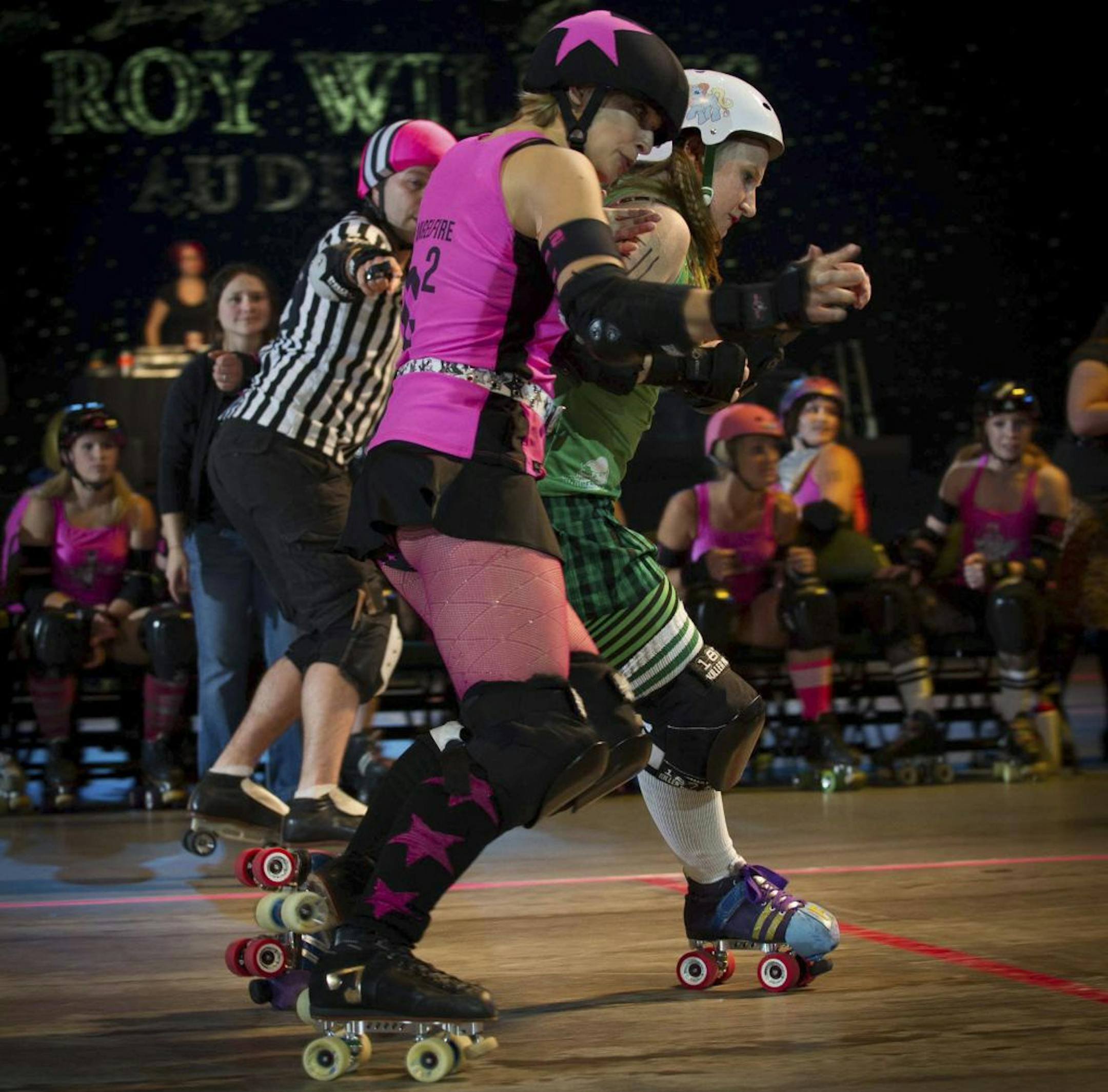 credit: Ryan StarrAngelfire of Dagger Dolls and Scootaloo of the Garda Belts at a Minnesota RollerGirls bout.