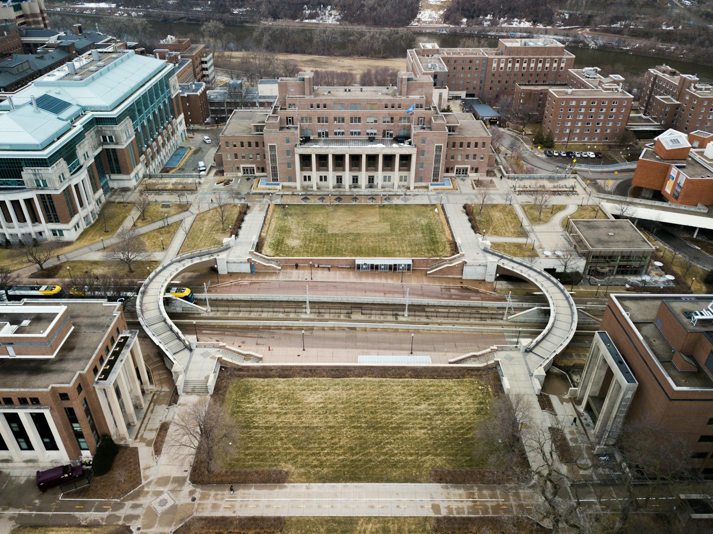 ] MARK VANCLEAVE &#xa5; The University of Minnesota campus was already uncharacteristically absent of students after classes were canceled Monday and Tuesday. Remote instruction is planned to resume later this week. Photographed Monday, March 16, 2020 in Minneapolis.