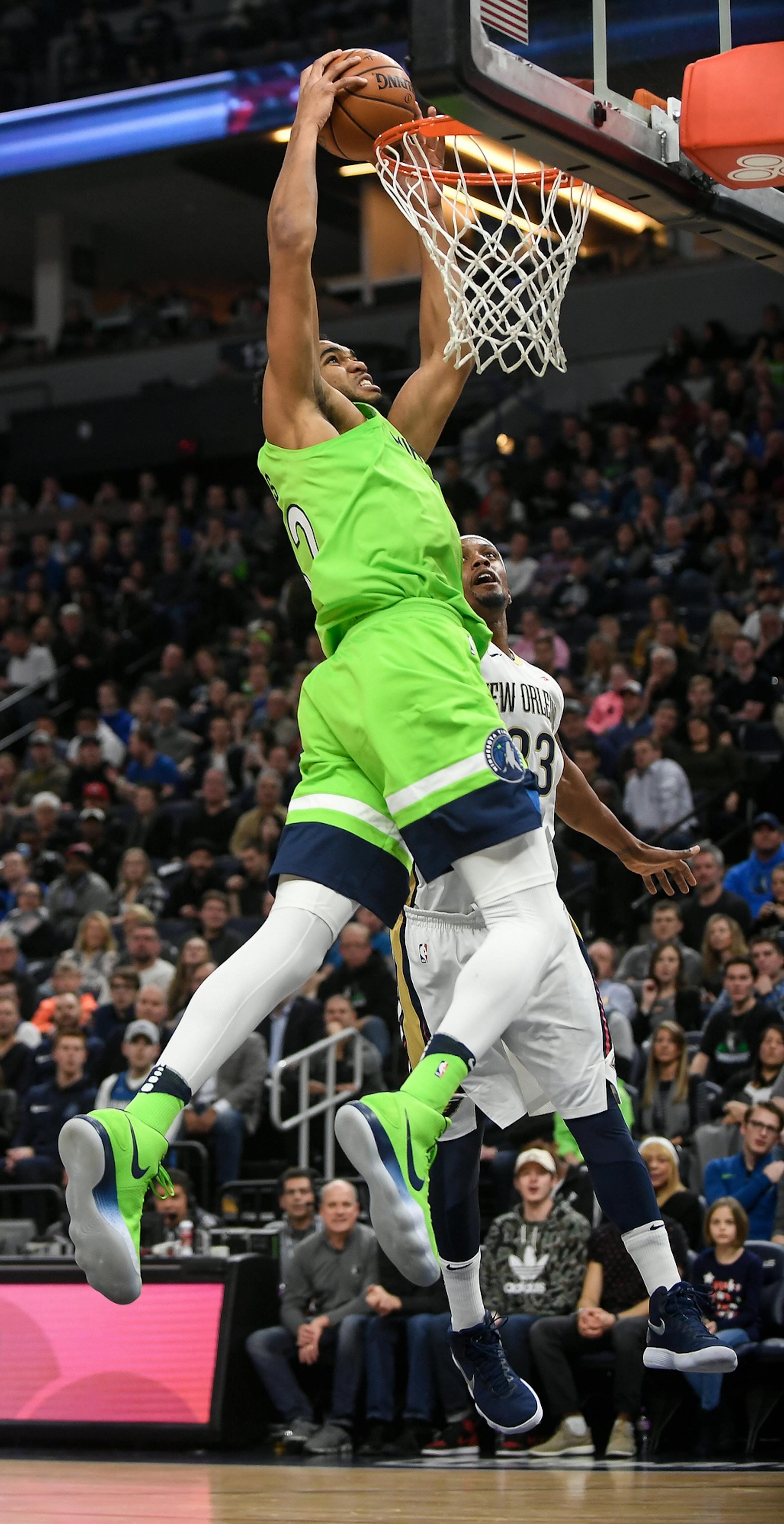 Minnesota Timberwolves center Karl-Anthony Towns (32) dunked the ball in the second quarter against the New Orleans Pelicans. ] AARON LAVINSKY ï aaron.lavinsky@startribune.com The Minnesota Timberwolves played the New Orleans Pelicans on Saturday, Jan. 6, 2018 at Target Center in Minneapolis, Minn.
