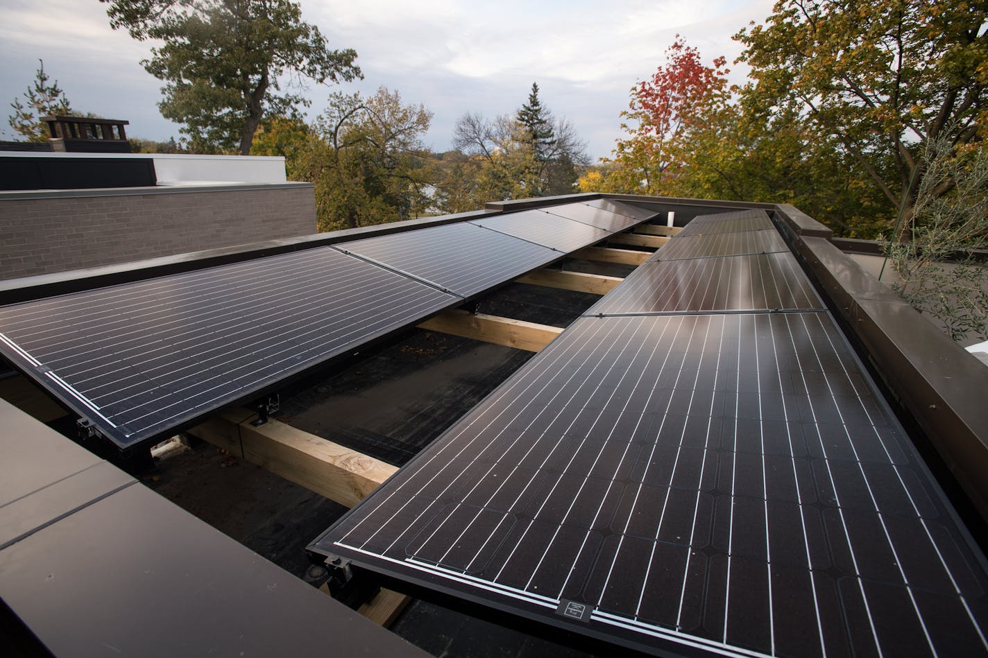 Minnesota has added 140 megawatts of solar power capacity during the first quarter of 2017. (AARON LAVINSKY/Star Tribune file photo)