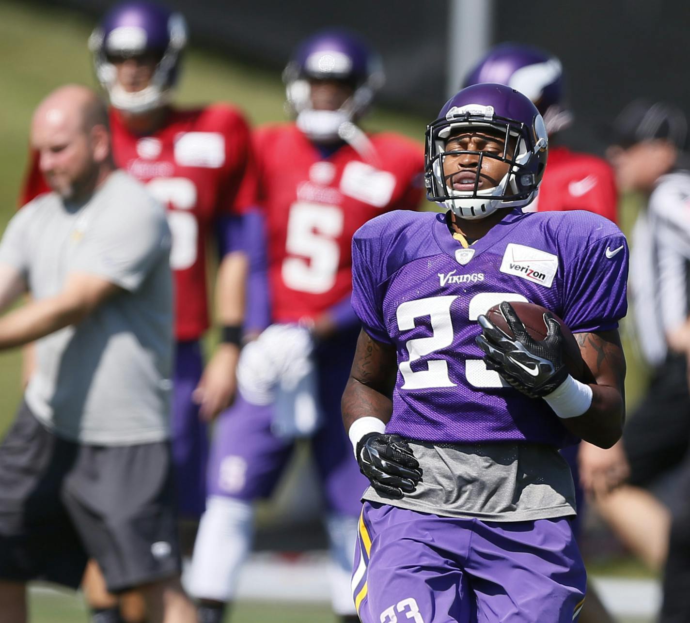 Running back Joe Banyard worked on drills as the Vikings practice with Adrian Peterson Wednesday September 16 , 2014 in Eden Prairie ,MN. ] Jerry Holt Jerry.holt@startribune.com