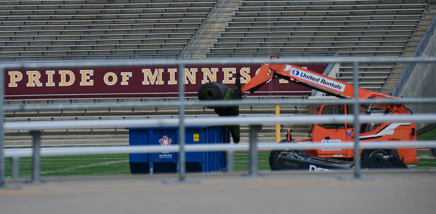 The Gophers' Spring football game took place Saturday. Now the stadium's turf is being ripped out as part of $6.6 million in renovations for the NFL's Minnesota Vikings. ] Richard.Sennott@startribune.com Richard Sennott/Star Tribune Minneapolis Minn. Monday 4/14/2014) ** (cq)