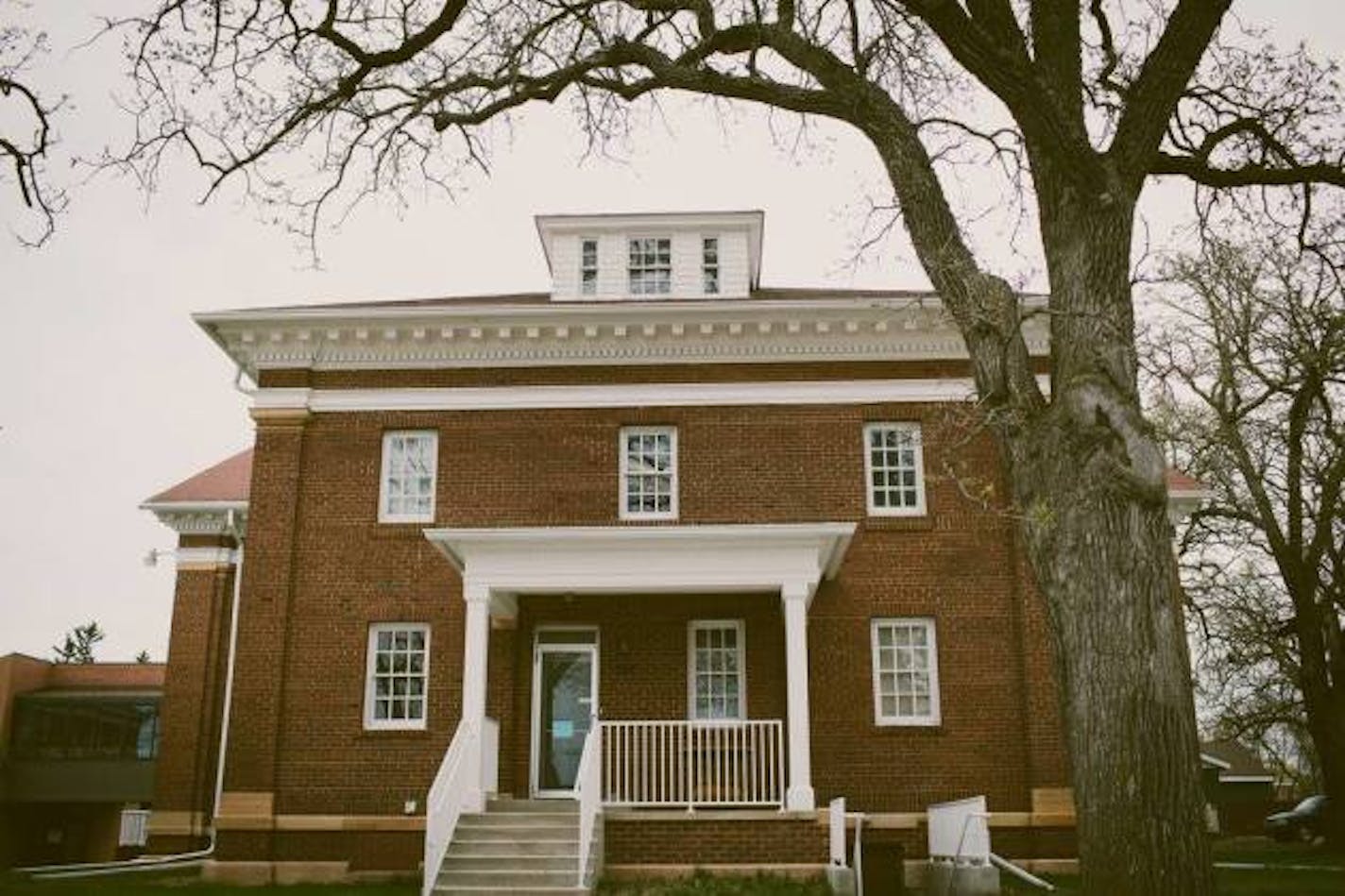 Exterior shot of Jefts Hall. / Laura DeMars