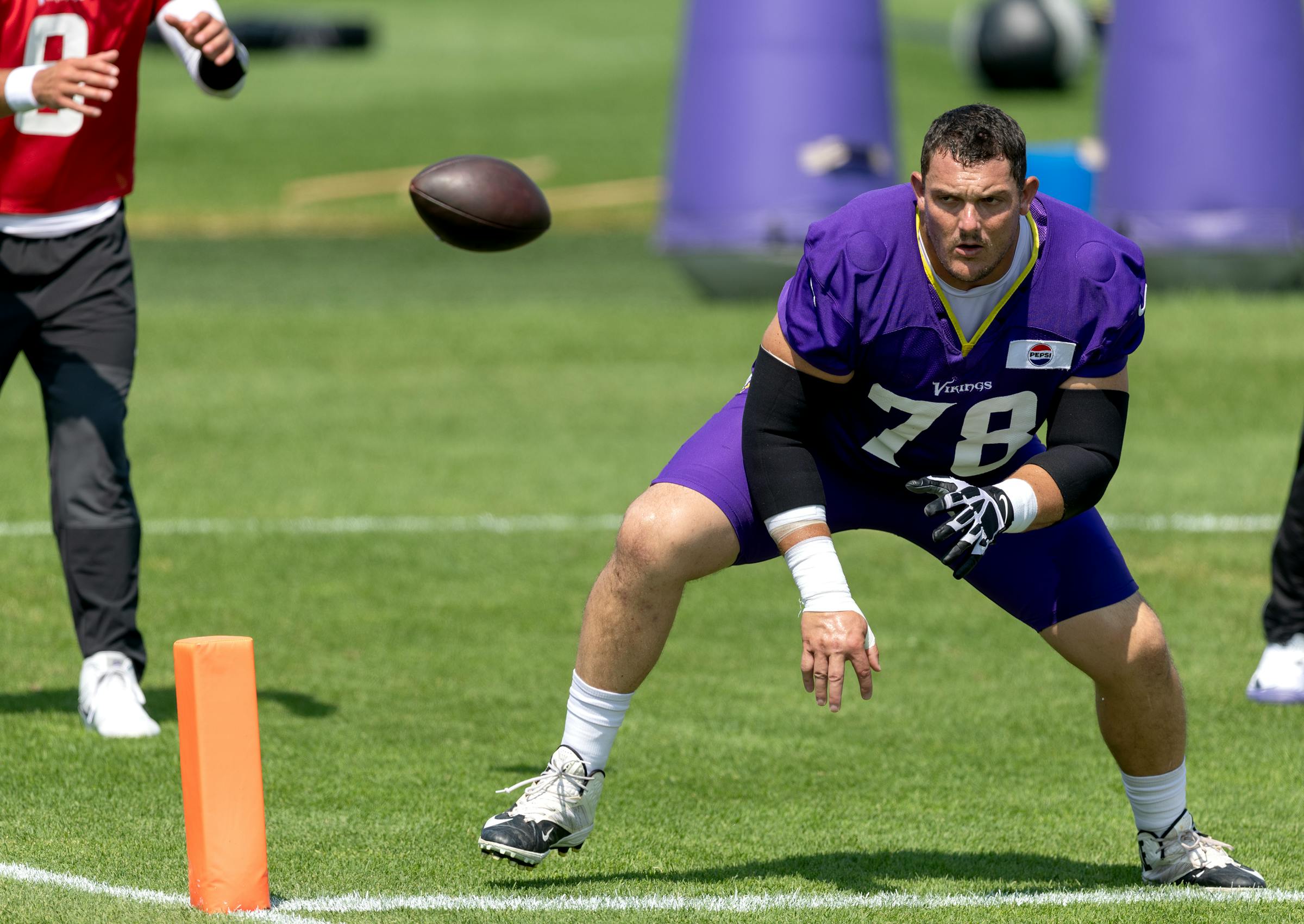 Vikings place center Ryan Kelly on injured reserve, activate fullback C.J. Ham
