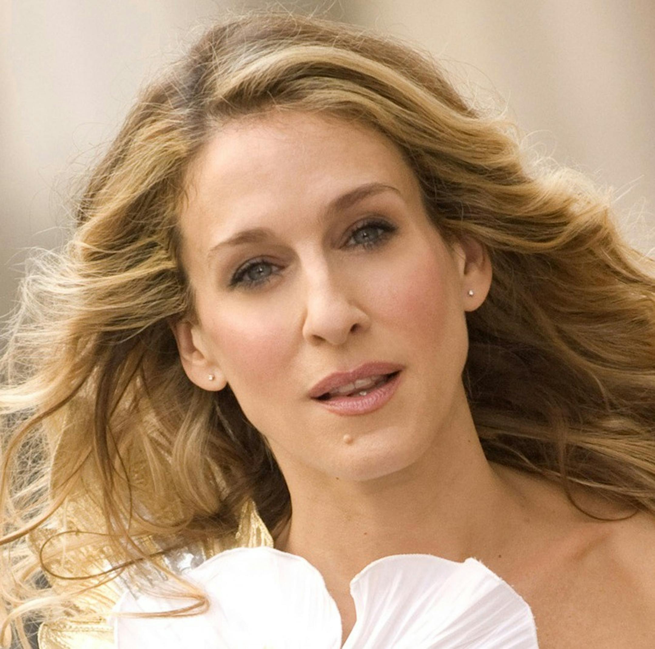 In this image released by New Line Cinema, Sarah Jessica Parker stars as Carrie Bradshaw in New Line Cinema's "Sex in the City". (AP Photo/New Line Cinema,Craig Blankenhorn) ** NO SALES ** ORG XMIT: NYET291