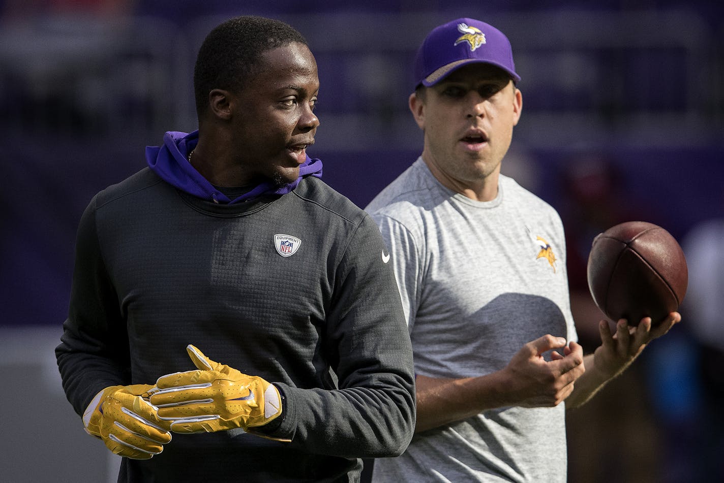 Minnesota Vikings quarterbacks Teddy Bridgewater and Case Keenum. ] CARLOS GONZALEZ &#xef; cgonzalez@startribune.com - September 24, 2017, Minneapolis, MN, NFL, US Bank Stadium, Minnesota Vikings vs. Tampa Bay Buccaneers