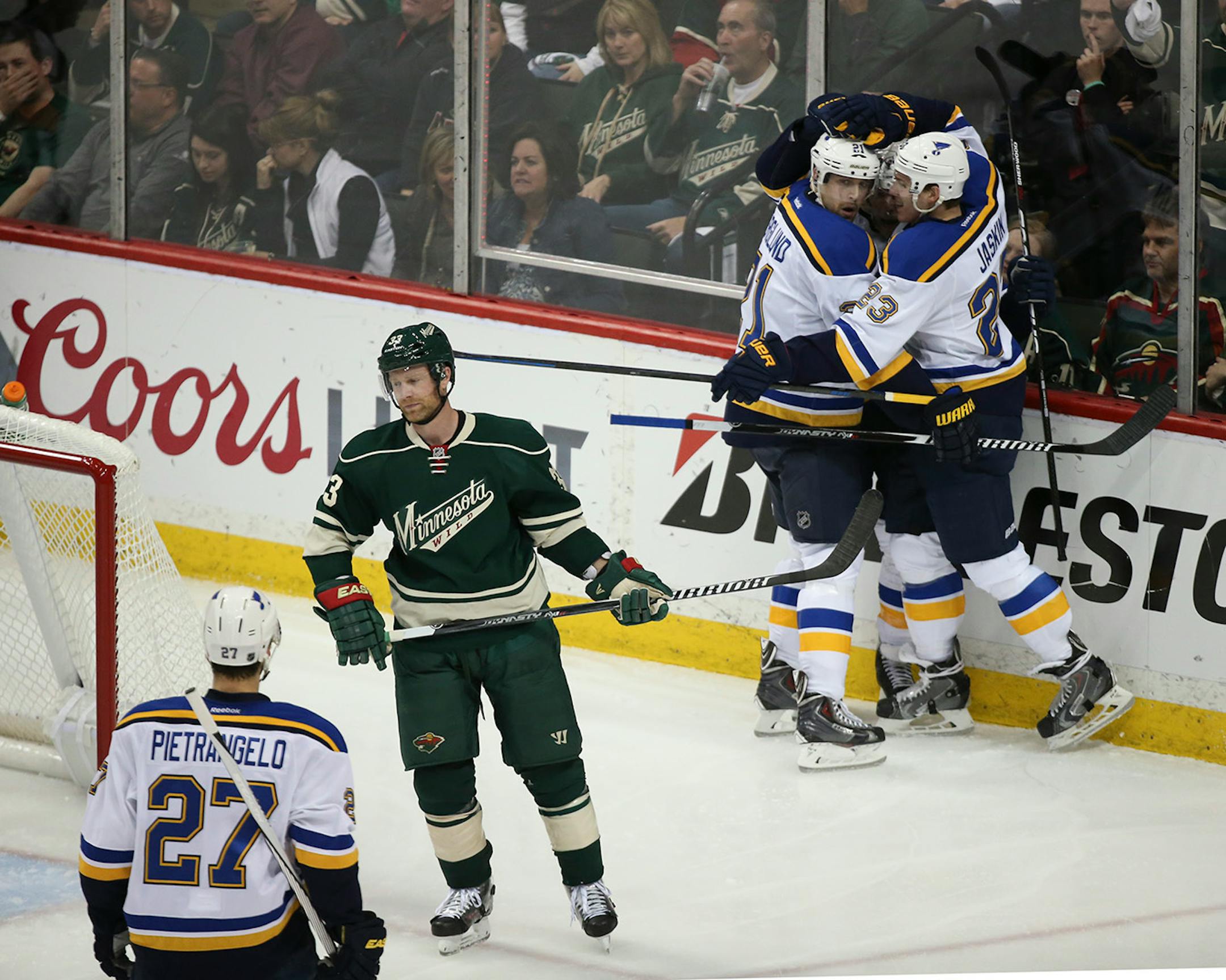 St. Louis players celebrated St. Louis Blues center Paul Stastny (26) after his second period goal gave the Blues a 4-1 lead Wednesday night.