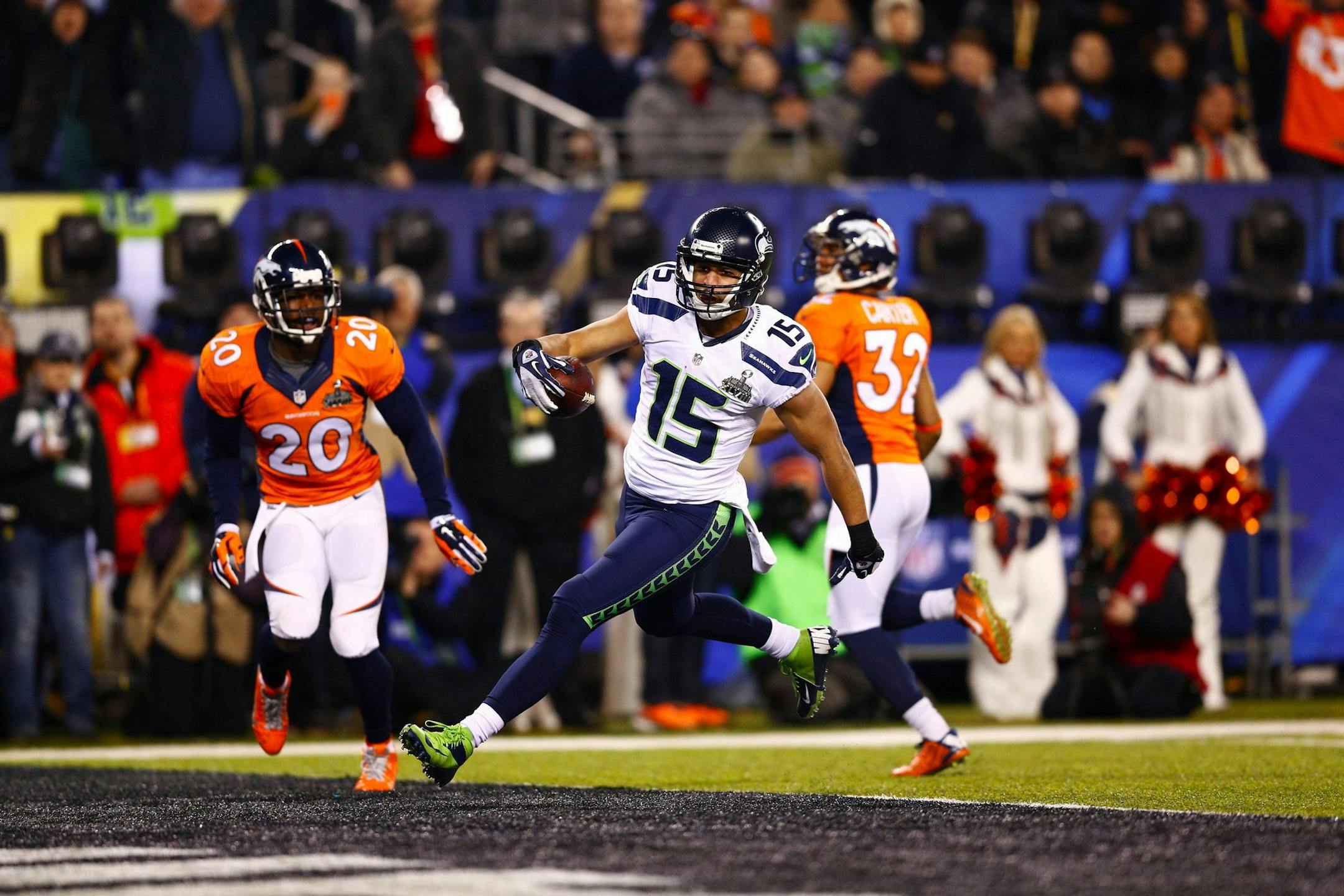 Seattle Seahawks wide receiver Jermaine Kearse (15) brings in a 23-yard touchdown on a pass from Russell Wilson against the Denver Broncos during the third quarter of Super Bowl XLVIII at MetLife Stadium in East Rutherford, N.J., on Sunday, Feb. 2, 2014. Seattle won, 43-8. (John Lok/Seattle Times/MCT)