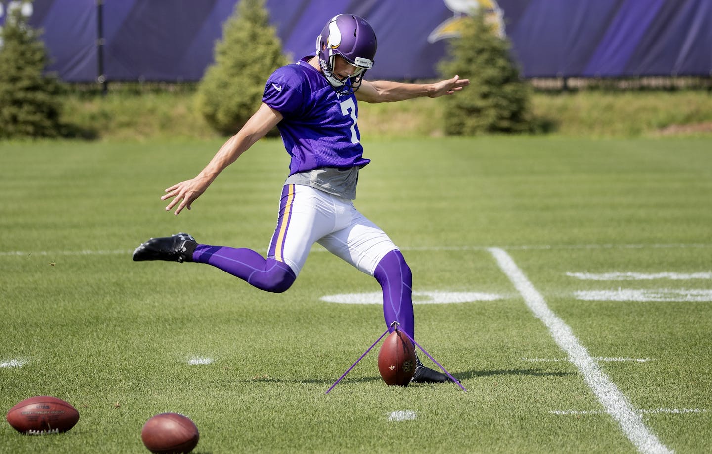 Minnesota Vikings kicker Daniel Carlson (7).