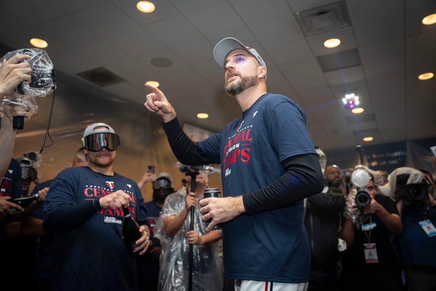 Minnesota Twins manager Rocco Baldelli (5) talks to the team in the locker room after winning the American League Central title. The Minnesota Twins hosted the Los Angeles Angels at Target Field on Friday, Sept. 22, 2023, in Minneapolis. (Renée Jones Schneider/Minneapolis Star Tribune/TNS) ORG XMIT: 95503524W