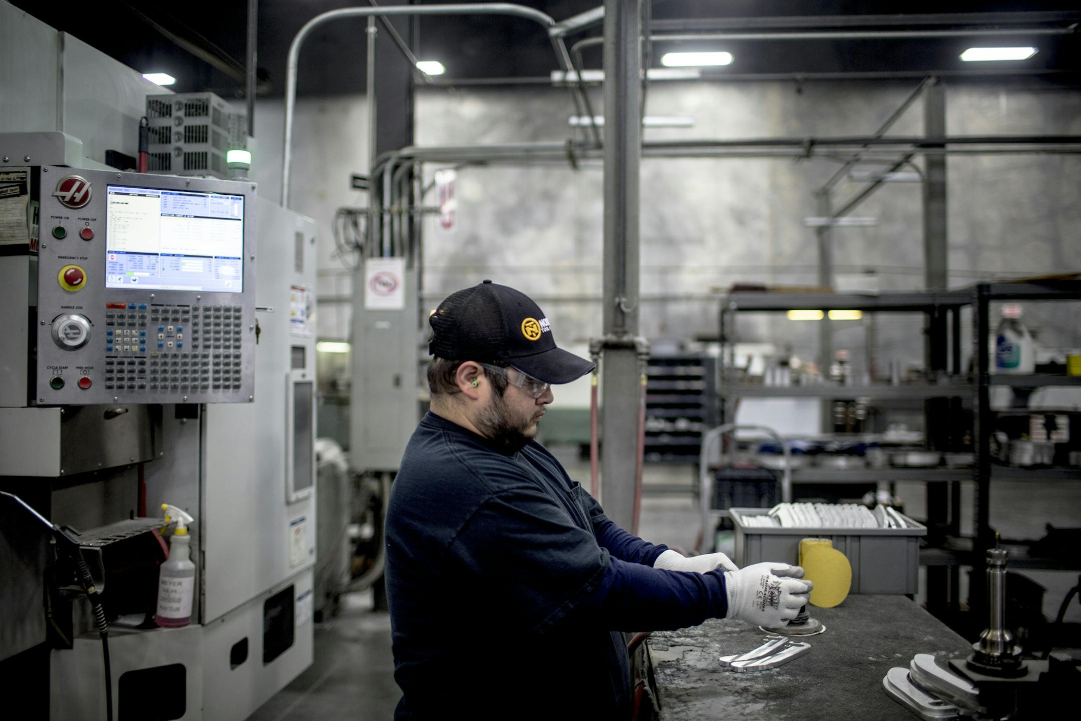 Factories in the nine-state area tracked by the Mid-America Business Conditions Index grew, but not at the national pace. Shown is M&M Manufacturing in Tulsa, Okla. (Andrea Morales/The New York Times)