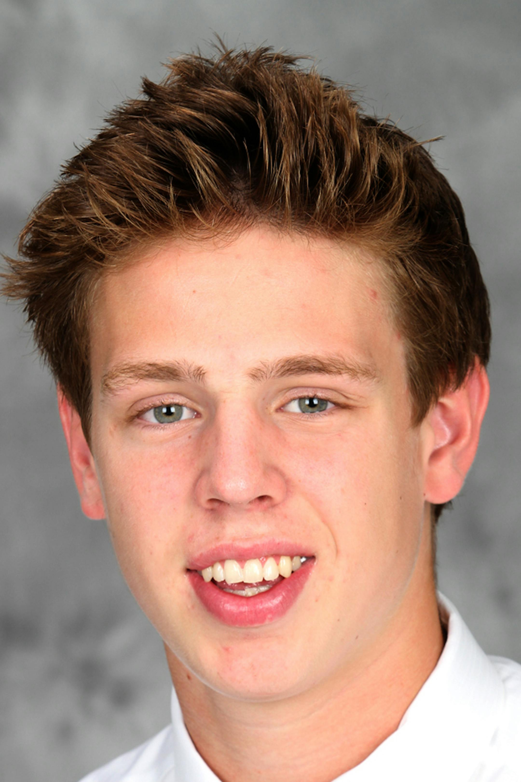 2013-14 University of Minnesota mens hockey - Mike Reilly ORG XMIT: MIN1310101354213966