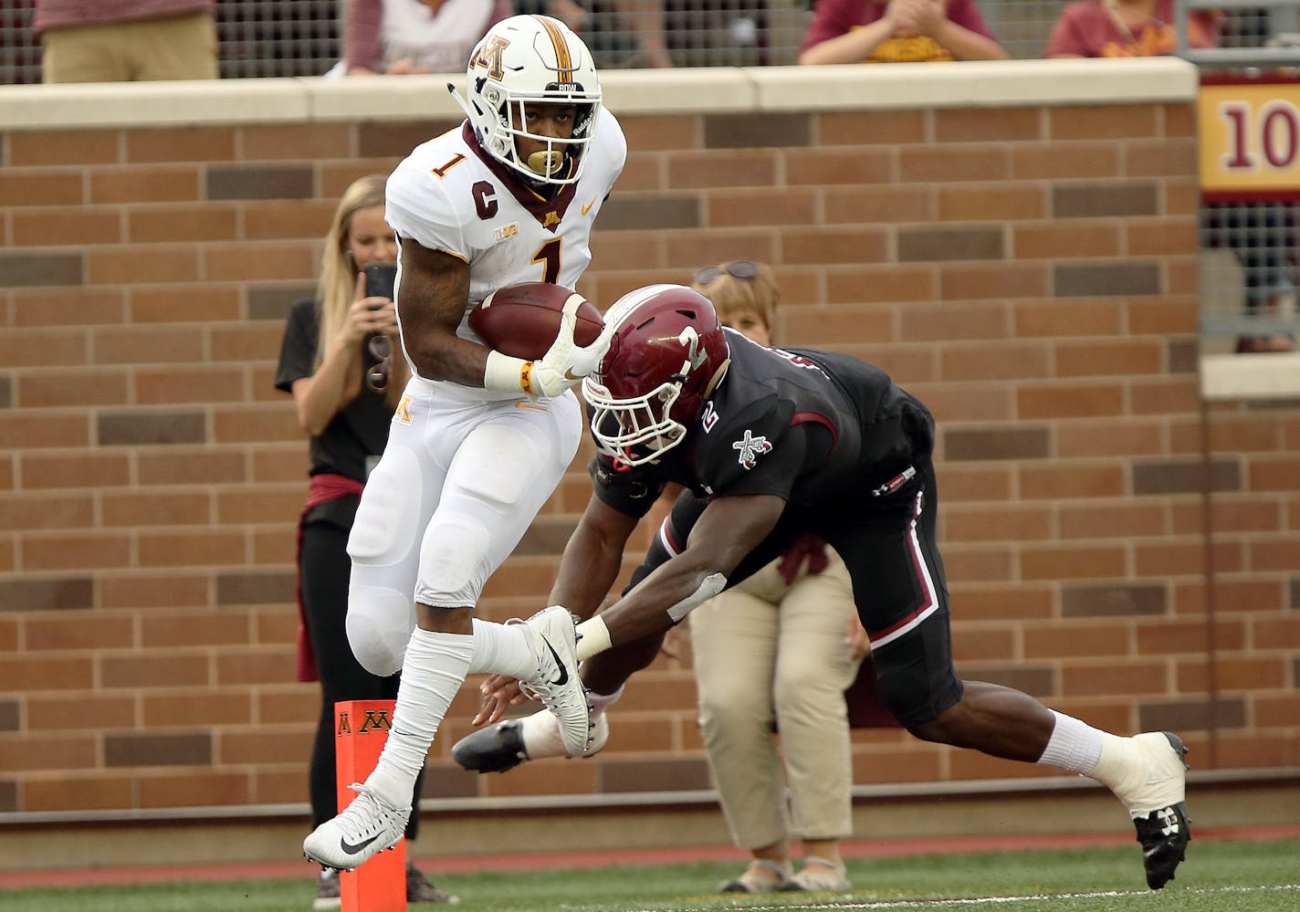 Minnesota running back Rodney Smith