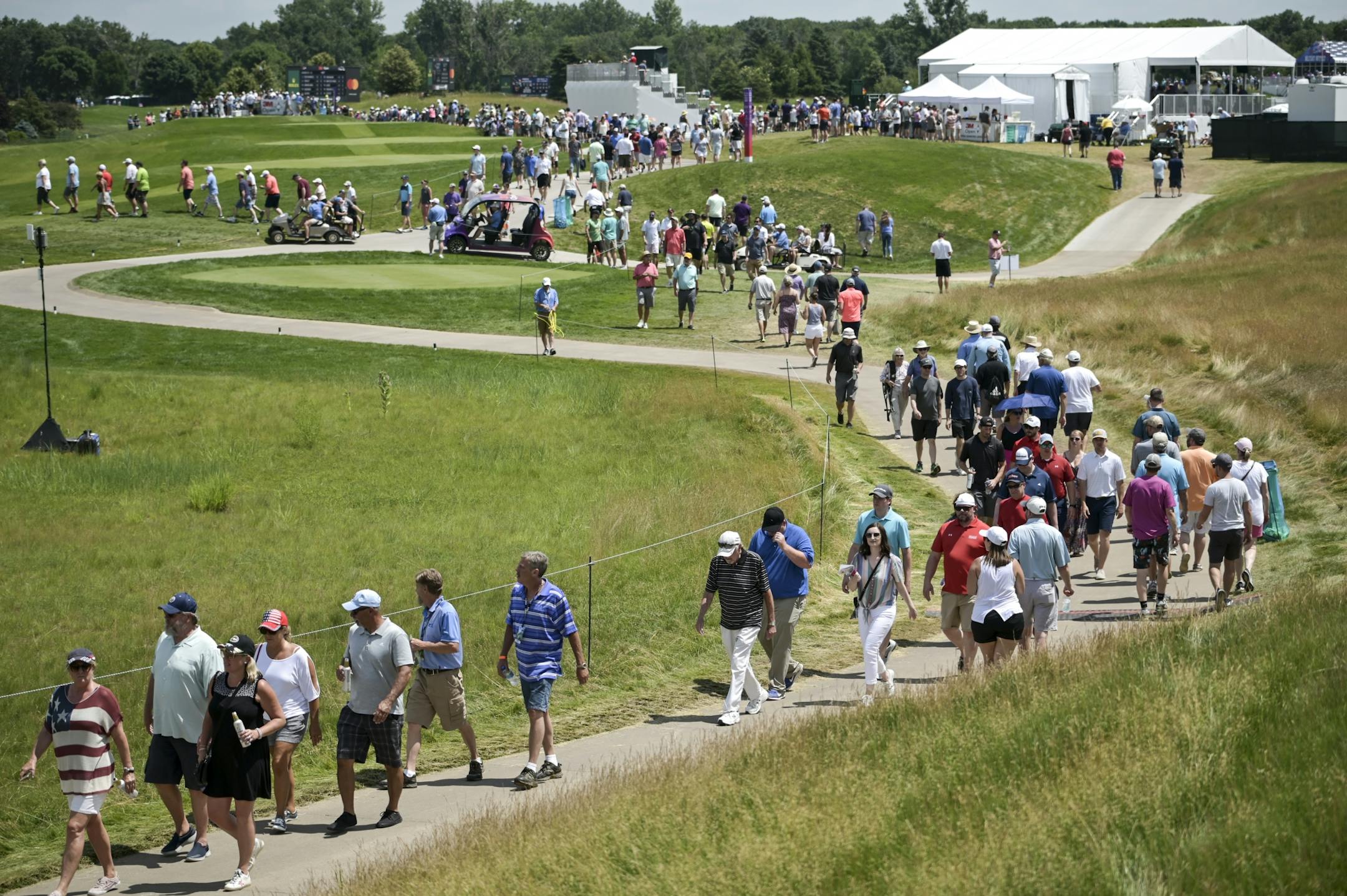 Thousands of fans attended the 3rd round of the 3M Open Saturday.