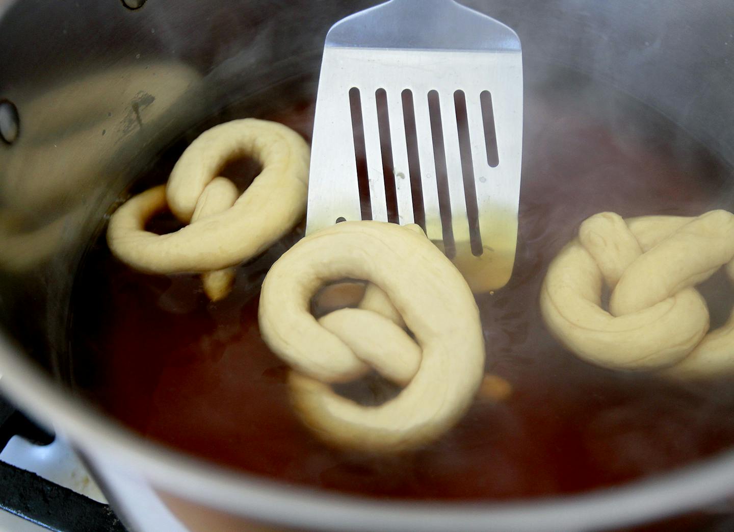 Baking Central creates step-by-step of shaping, poaching and baking pretzels, Wednesday, January 7, 2015 in Edina, MN. ] (ELIZABETH FLORES/STAR TRIBUNE) ELIZABETH FLORES &#x2022; eflores@startribune.com