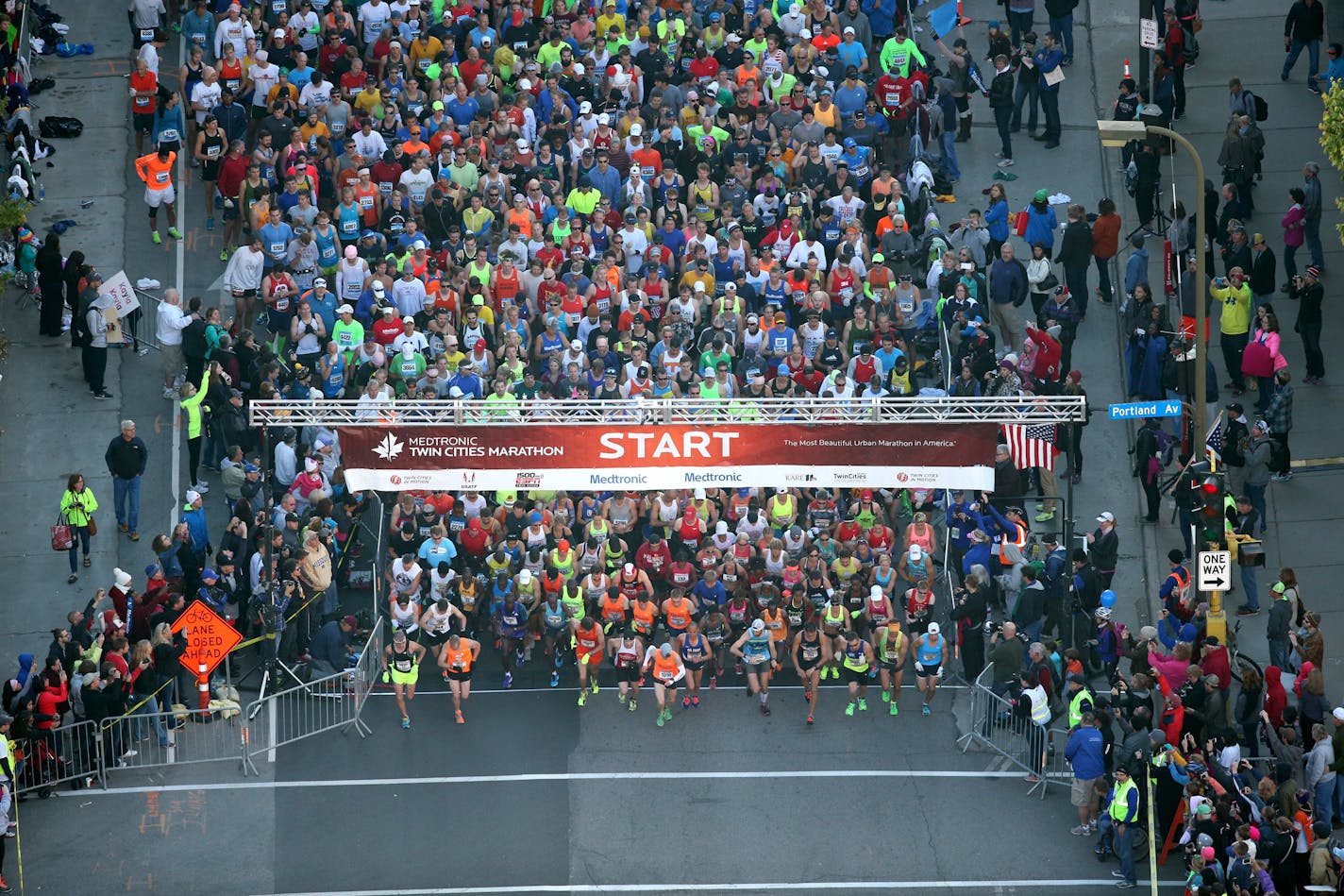 The elite runners began their Twin Cities Marathon race Sunday morning.