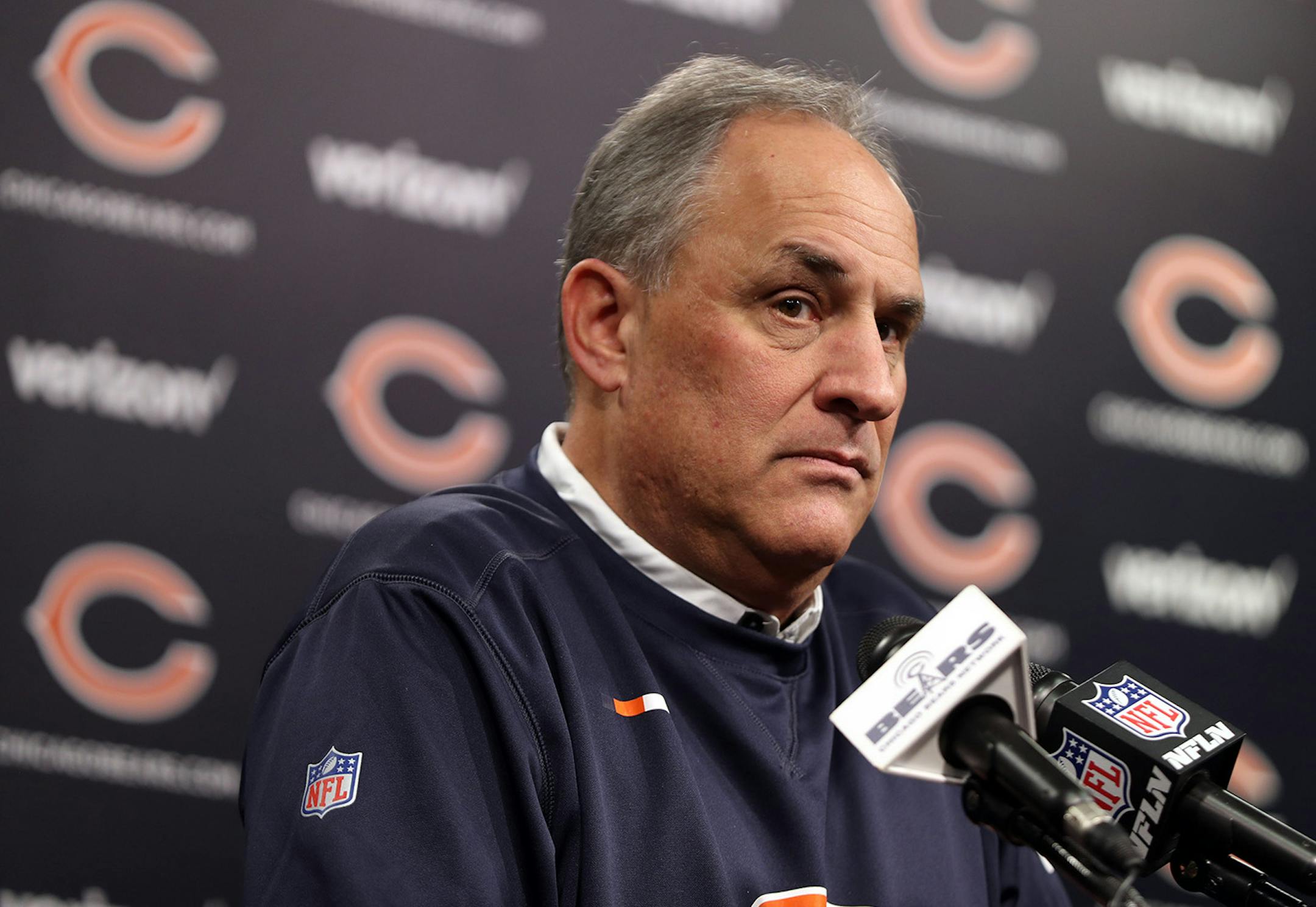 Chicago Bears defensive coordinator Vic Fangio speaks at Halas Hall in Lake Forest, Ill., on January 18, 2018. (Brian Cassella/Chicago Tribune/TNS)