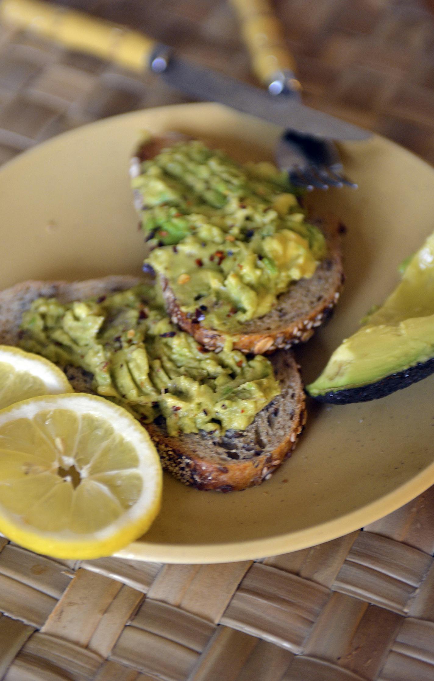 Avocado toast. (T. Ortega Gaines/Charlotte Observer/TNS) ORG XMIT: 1182925