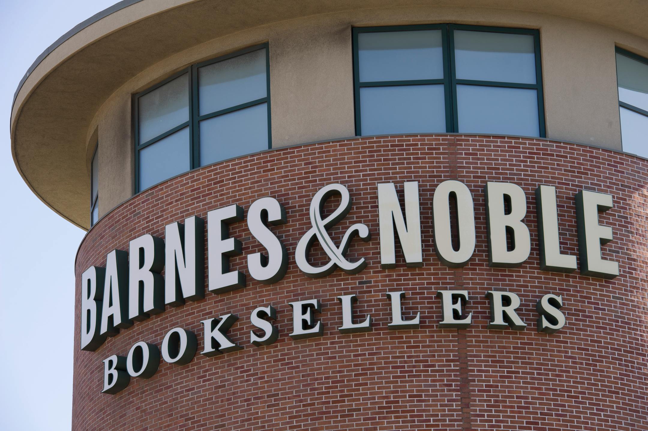 Barnes & Noble Inc. signage is displayed outside of a store in Emeryville, California, U.S., on Thursday, Feb. 16, 2012. Barnes & Noble Inc. is scheduled to release third-quarter earnings on Feb. 21. Photographer: David Paul Morris/Bloomberg
