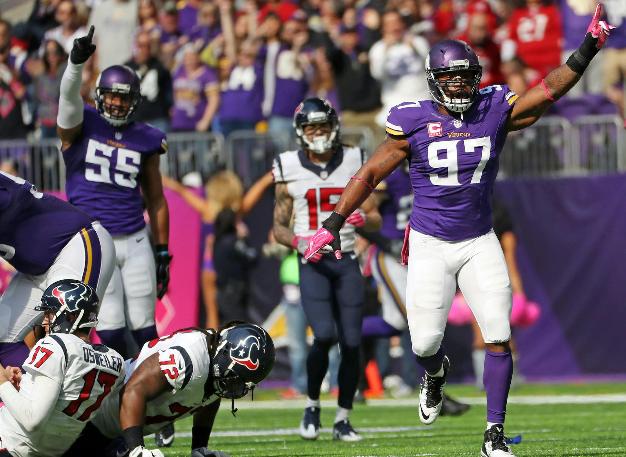 Minnesota Vikings' Everson Griffen celebrates a sack in the secnd quarter against the Houston Texans, but was called off sides and was penalized on the play on Sunday, Oct. 9, 2016 at U.S. Bank Stadium in Minneapolis, Minn. (Brian Peterson/Minneapolis Star Tribune/TNS) ORG XMIT: 1191369 ORG XMIT: MIN1610091839430414