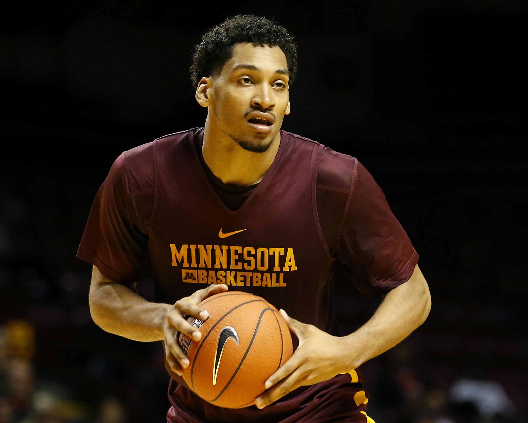 Gophers freshman Jordan Murphy