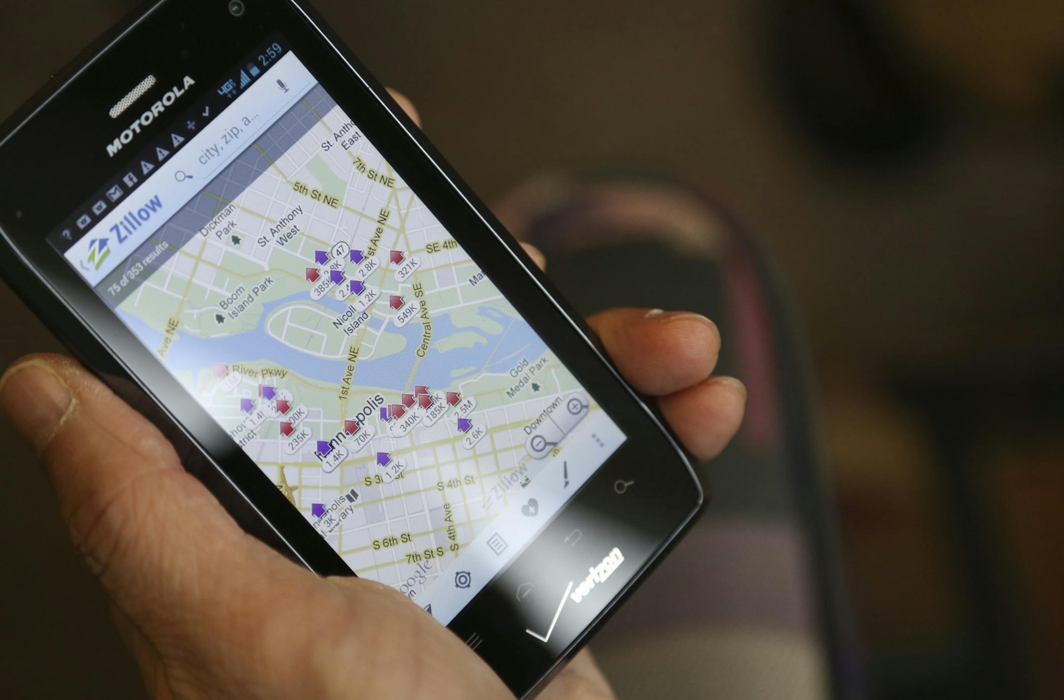 The Zillow application shot at the Dtrib in Minneapolis Min., Tuesday, April 9, 2013.. ] (KYNDELL HARKNESS/STAR TRIBUNE) kyndell.harkness@startribune.com