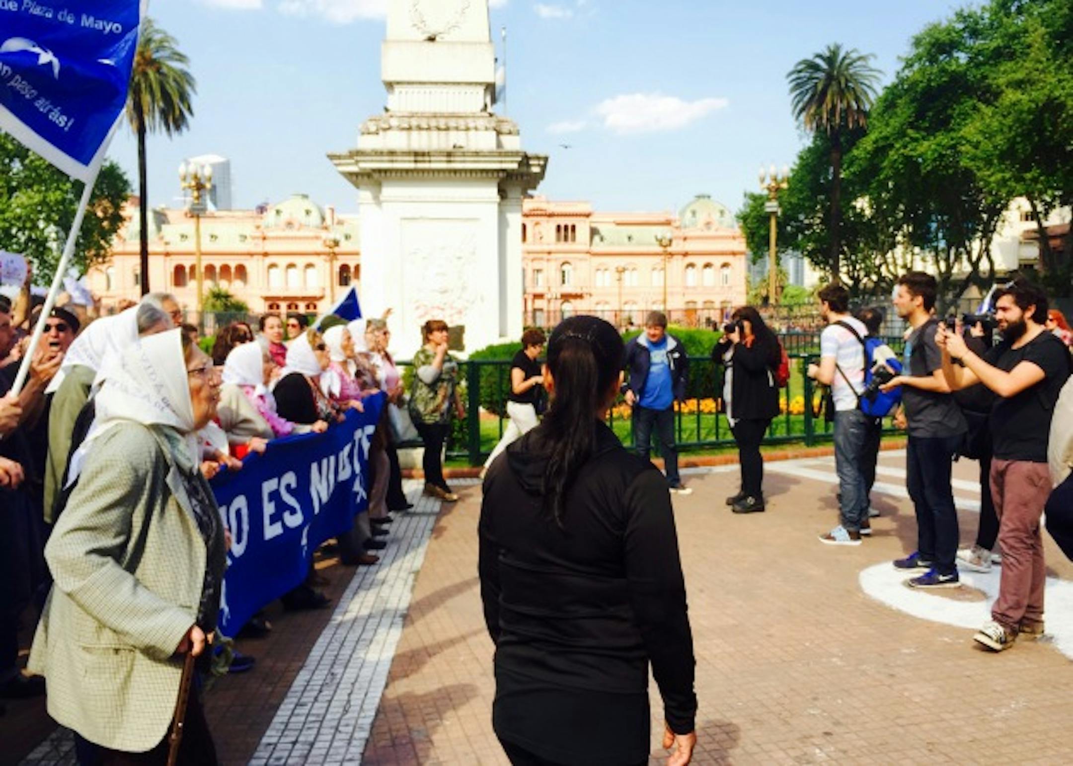 "Mothers of the plaza of tourism." Photo: Daniel Bergerson.