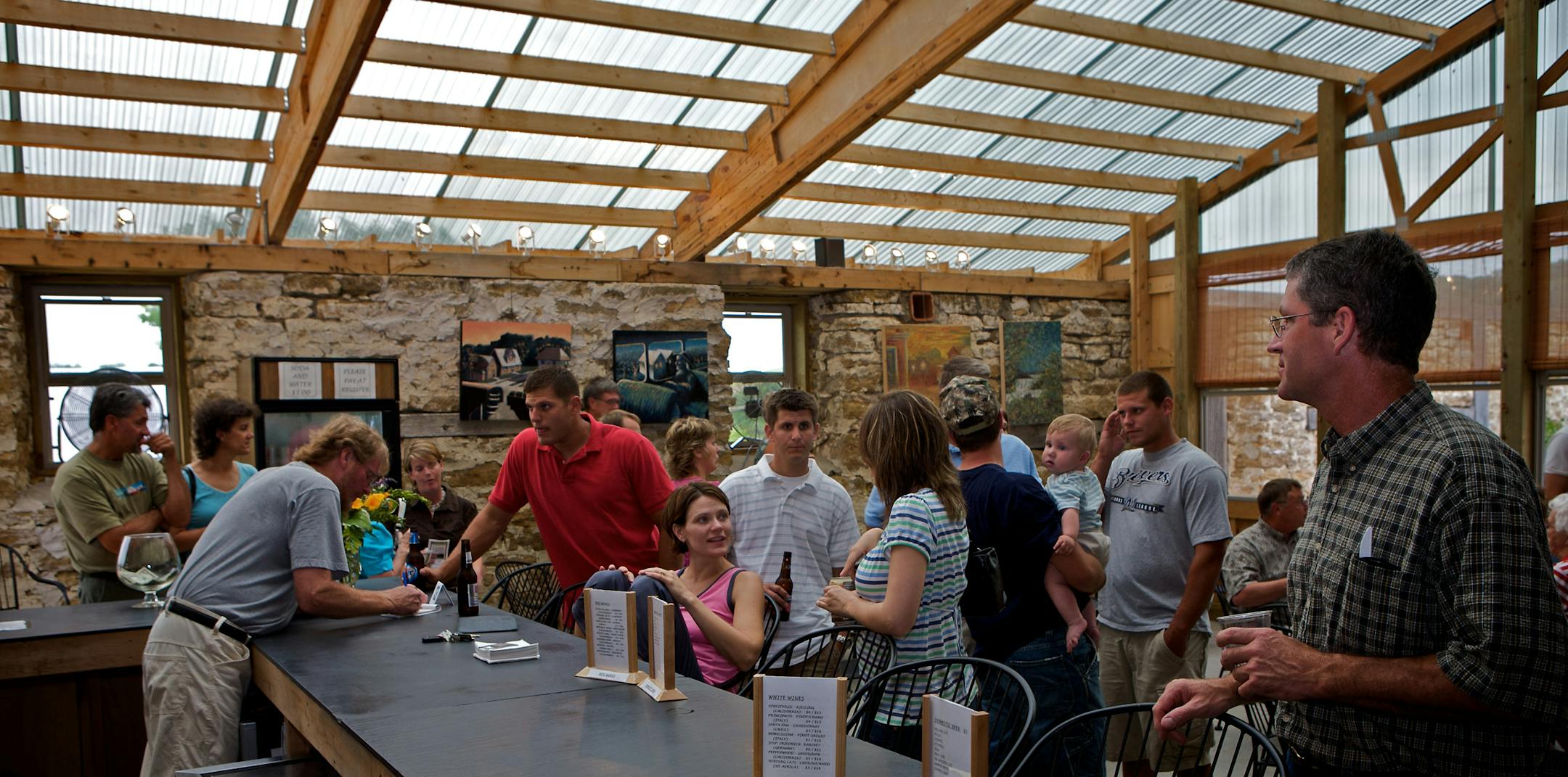 Just another busy Sunday night at the Stone Barn in Nelson, Wis., where the menu consists of wood-fired pizzas, beer and wine, and ice cream. The lovely pastoral setting is no extra charge.