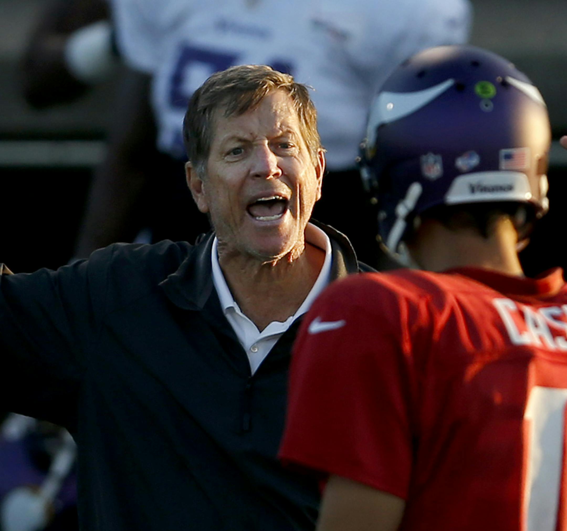 Minnesota Vikings offensive coordinator Norv Turner directed quarterback Matt Cassel (16) during practice on Monday evening. ] CARLOS GONZALEZ cgonzalez@startribune.com - August 11, 2014 , Mankato, Minn., Minnesota State University, Mankato, Minnesota Vikings Training Camp, NFL,