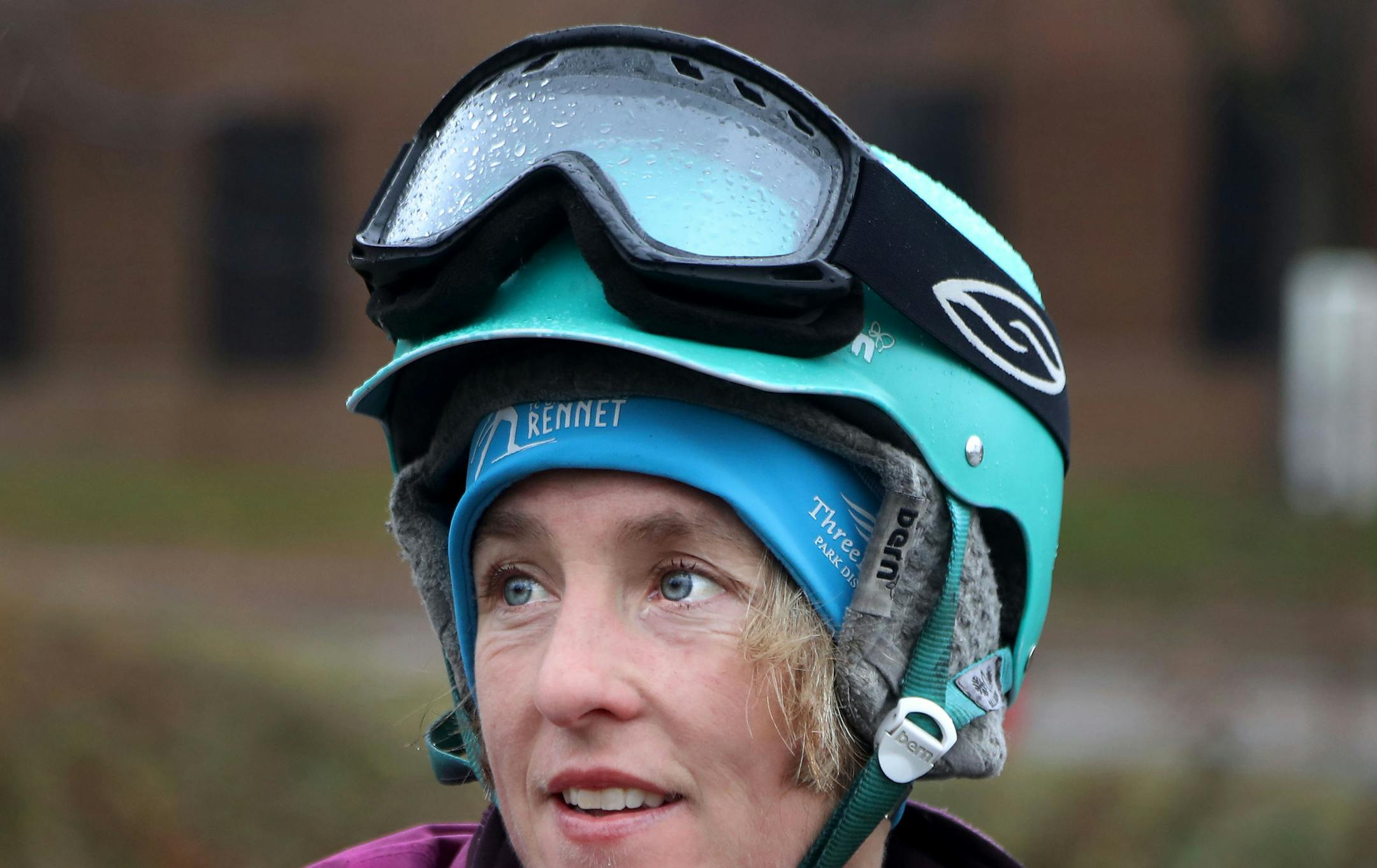 Lisa Day of Minneapolis was dressed to endure with ski google, Wolfhammer boots and layers against the elements on chilly, damp morning Nov. 30. She was commuting to the Minnesota Academy of Science, where is outreach coordinator. "Probably about 10 years total Iíve been a commuter off and on. I donít own a car right now". Day was seen near the Martin Olav Sabo Bridge Wednesday, Nov 30, 2016, in Minneapolis, MN.] (DAVID JOLES/STARTRIBUNE)djoles@startribune.com Photos for icyle column n