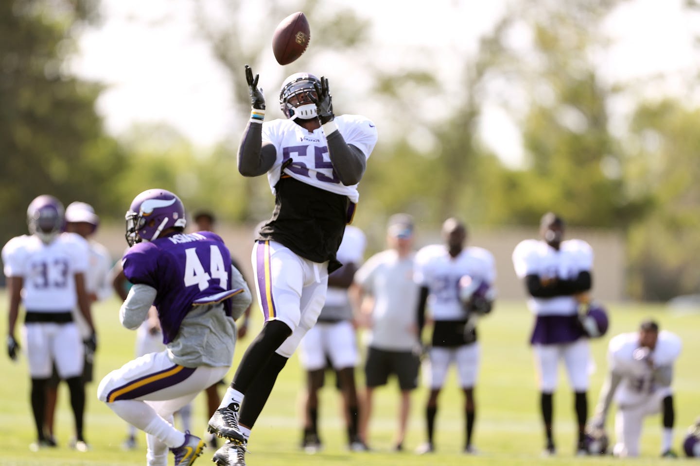 Anthony Barr intercepted a pass at Vikings training camp.