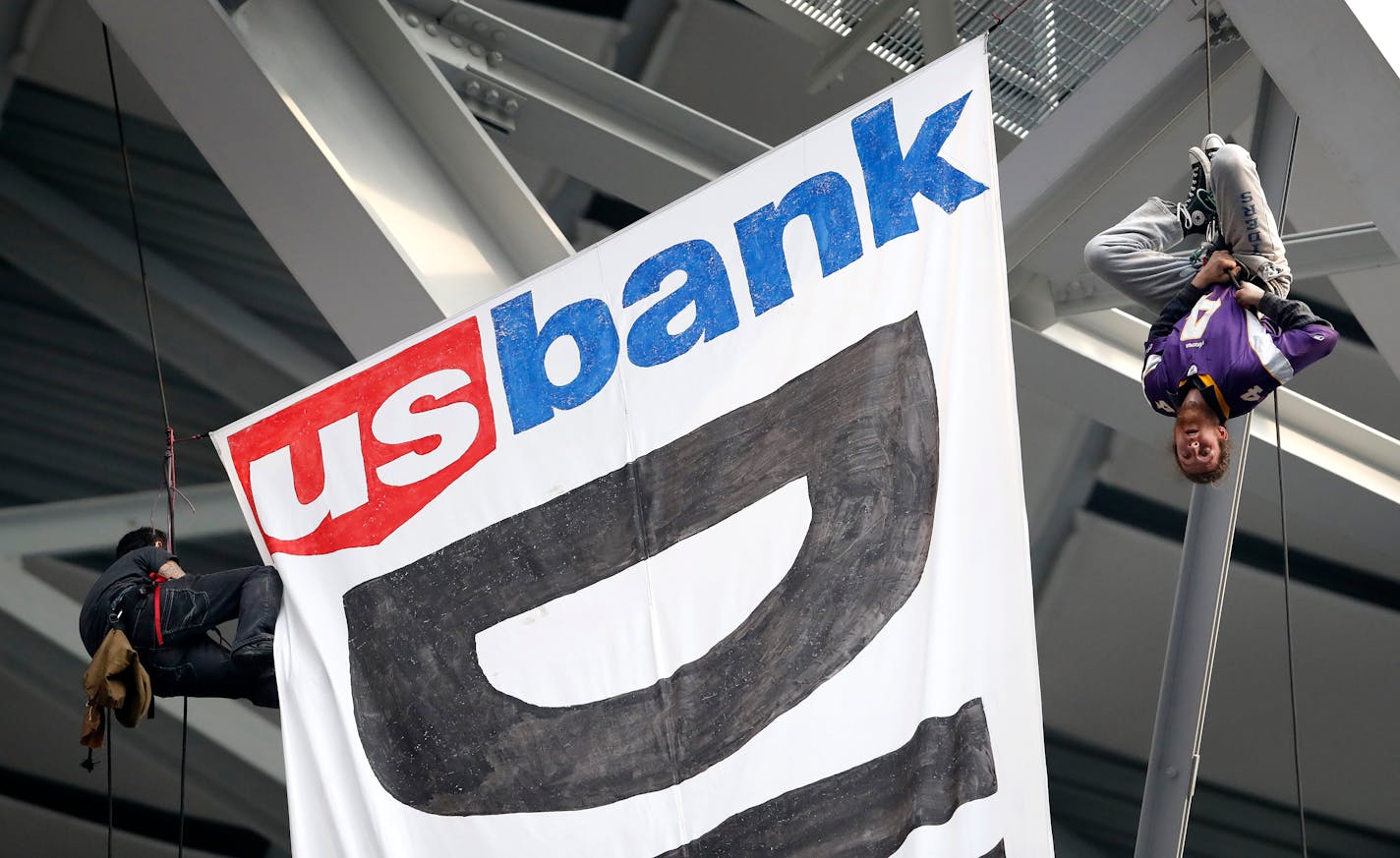 #NoDAPL protesters hung a sign from the rafters of US Bank Stadium during the Minnesota Vikings vs. Chicago Bears game. ] CARLOS GONZALEZ cgonzalez@startribune.com - January 1, 2017, Minneapolis, MN, US Bank Stadium, NFL, Minnesota Vikings vs. Chicago Bears