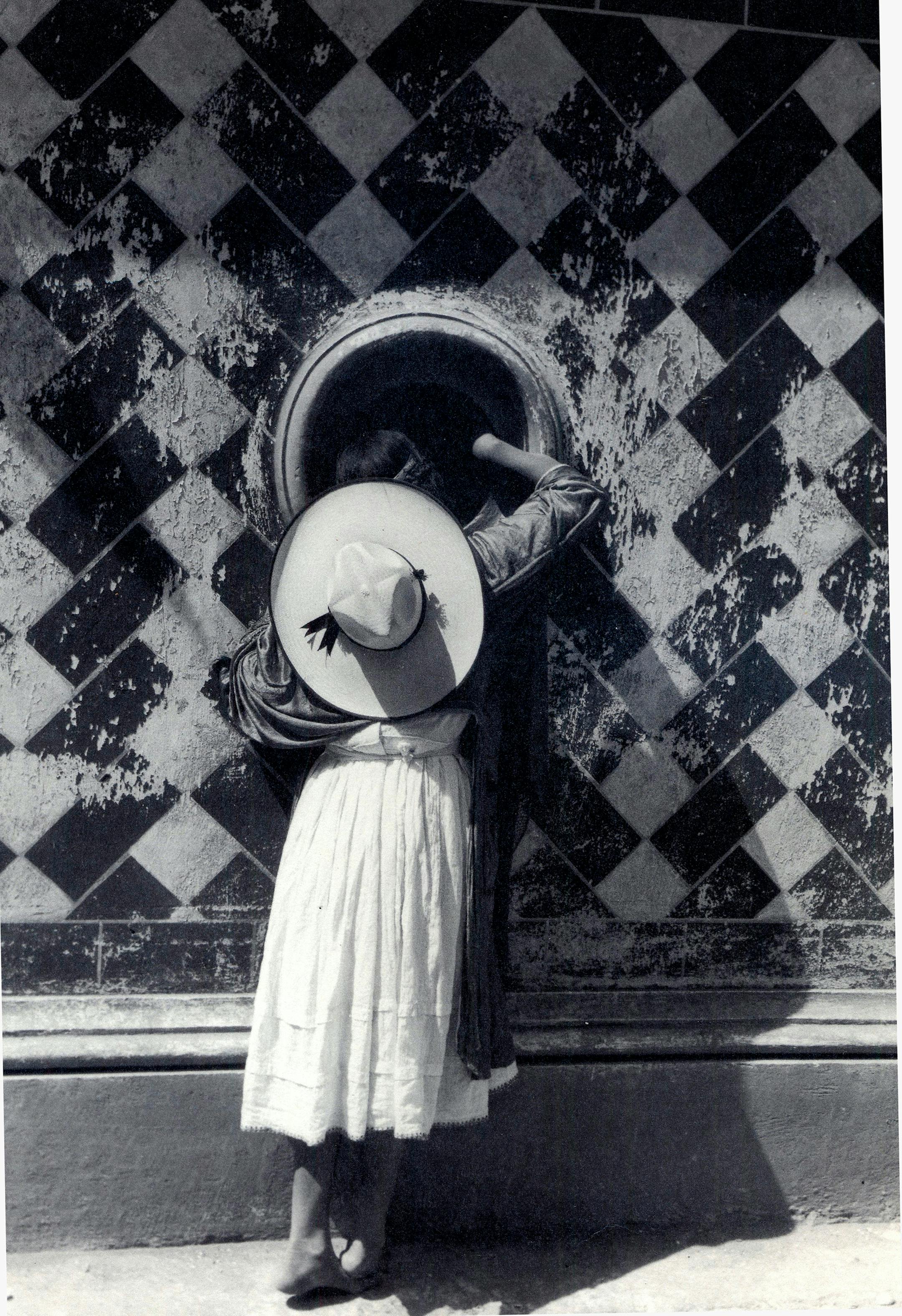 "Hija de los Danzantes" by photographer Manuel Bravo