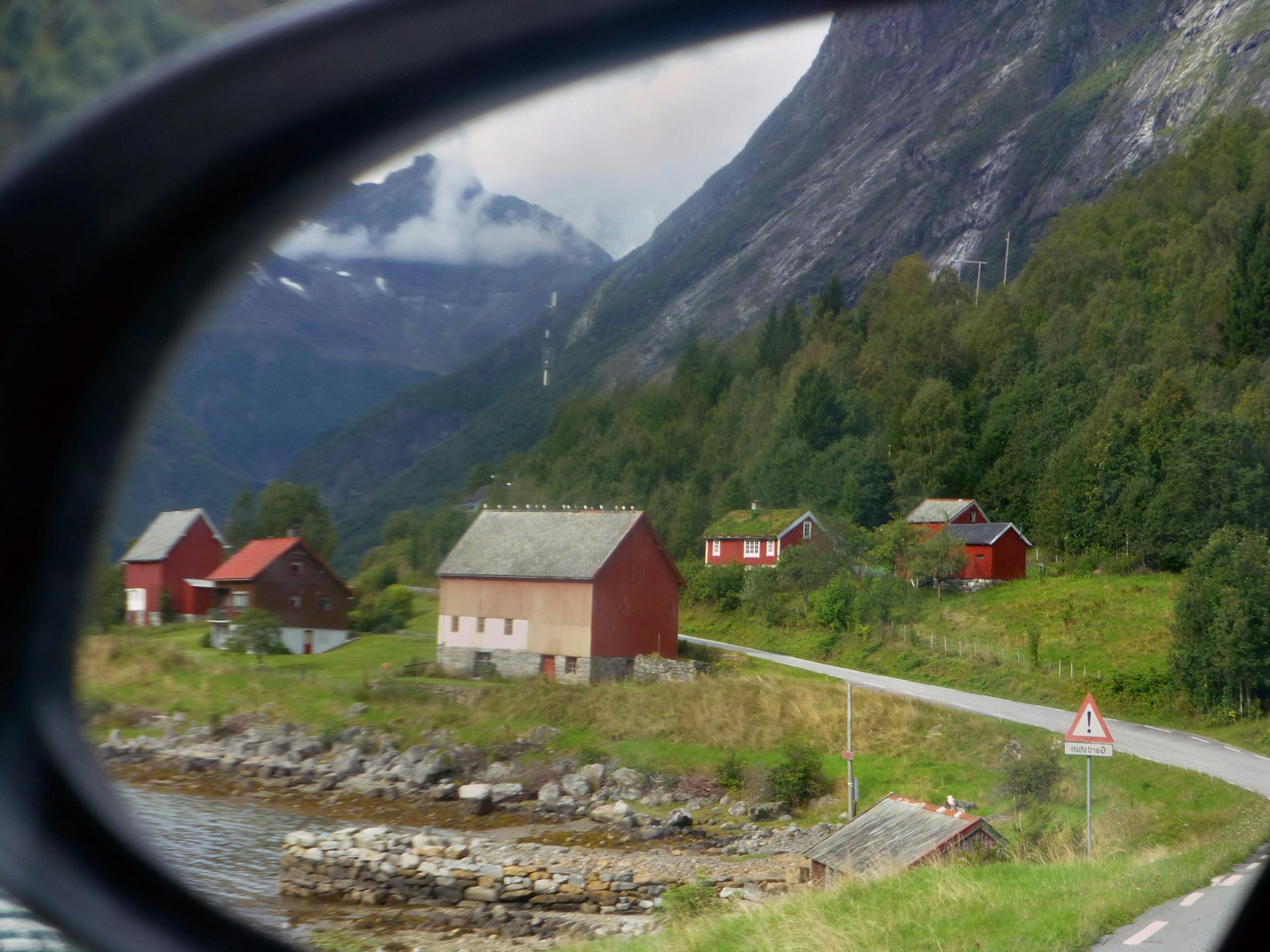 caption: Norangsdalen Valley, on the way to Union Oye Hotel credit: Raphael Kadushin