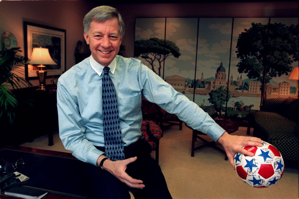 Bill George in 2006, then CEO of Medtronic. Among his many hats he wore was as one of the owners of the Minnesota Thunder soccer team.