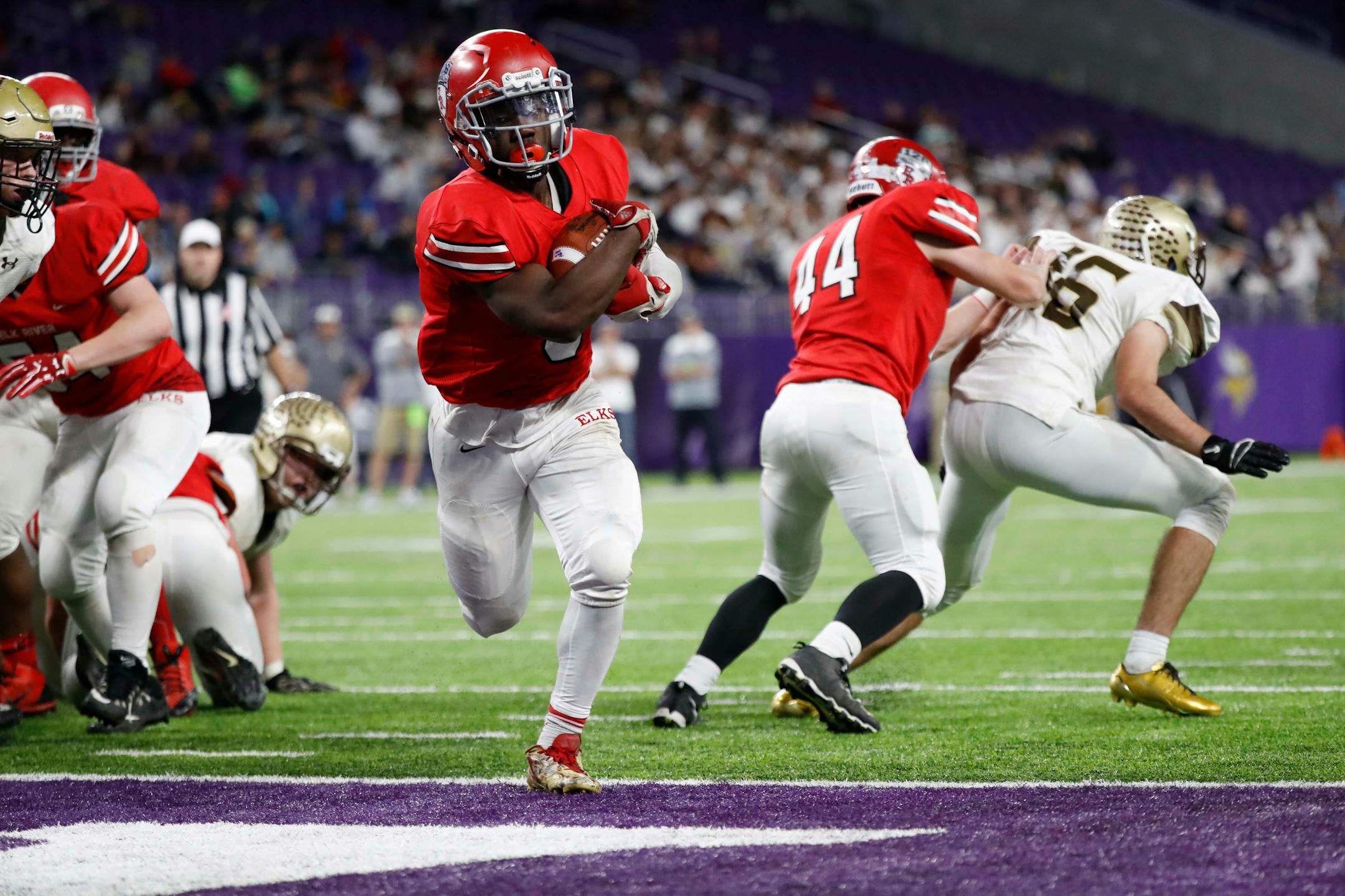 Elk River running back Sherrod Kpahn