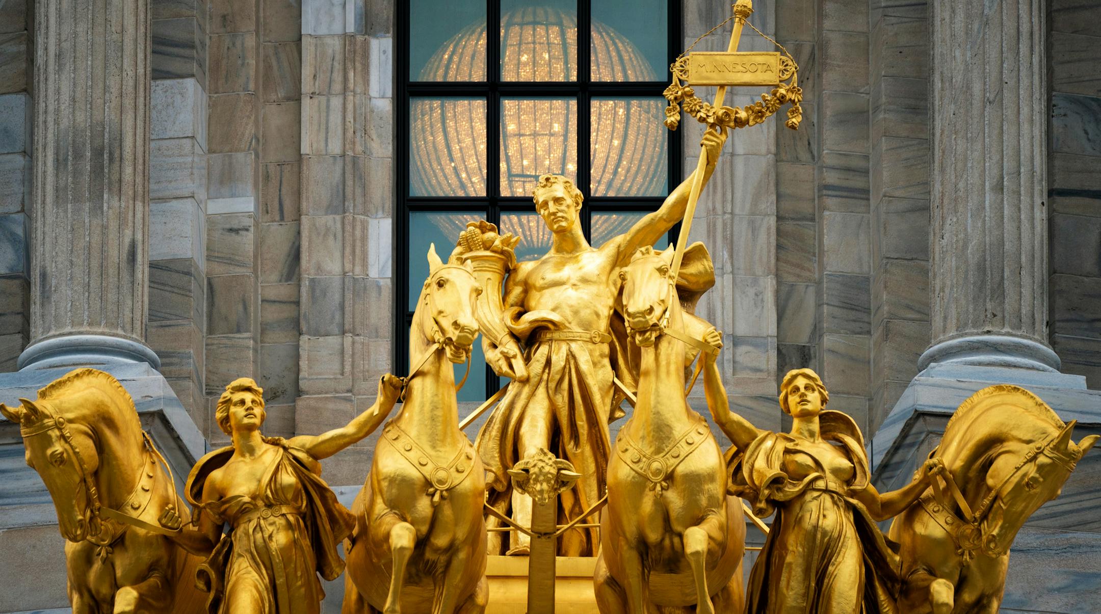 The electrolier is illuminated at the Minnesota State Capitol on the first day of the 91st Minnesota legislative session. ] GLEN STUBBE &#x2022; glen.stubbe@startribune.com Tuesday, January 8, 2019 It's the first day of the 91st Minnesota legislative session.