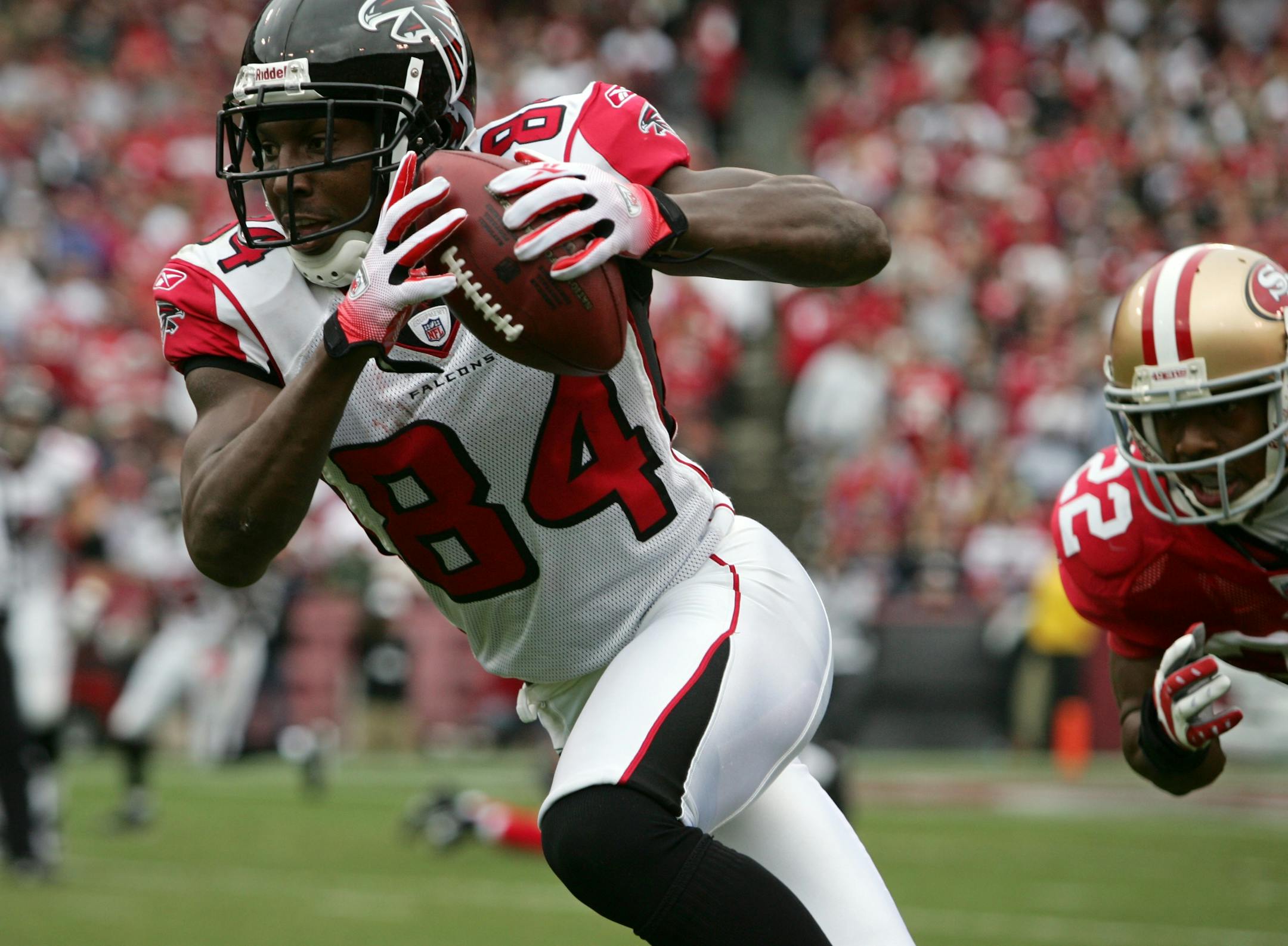 Atlanta Falcons wide receiver Roddy White (84)